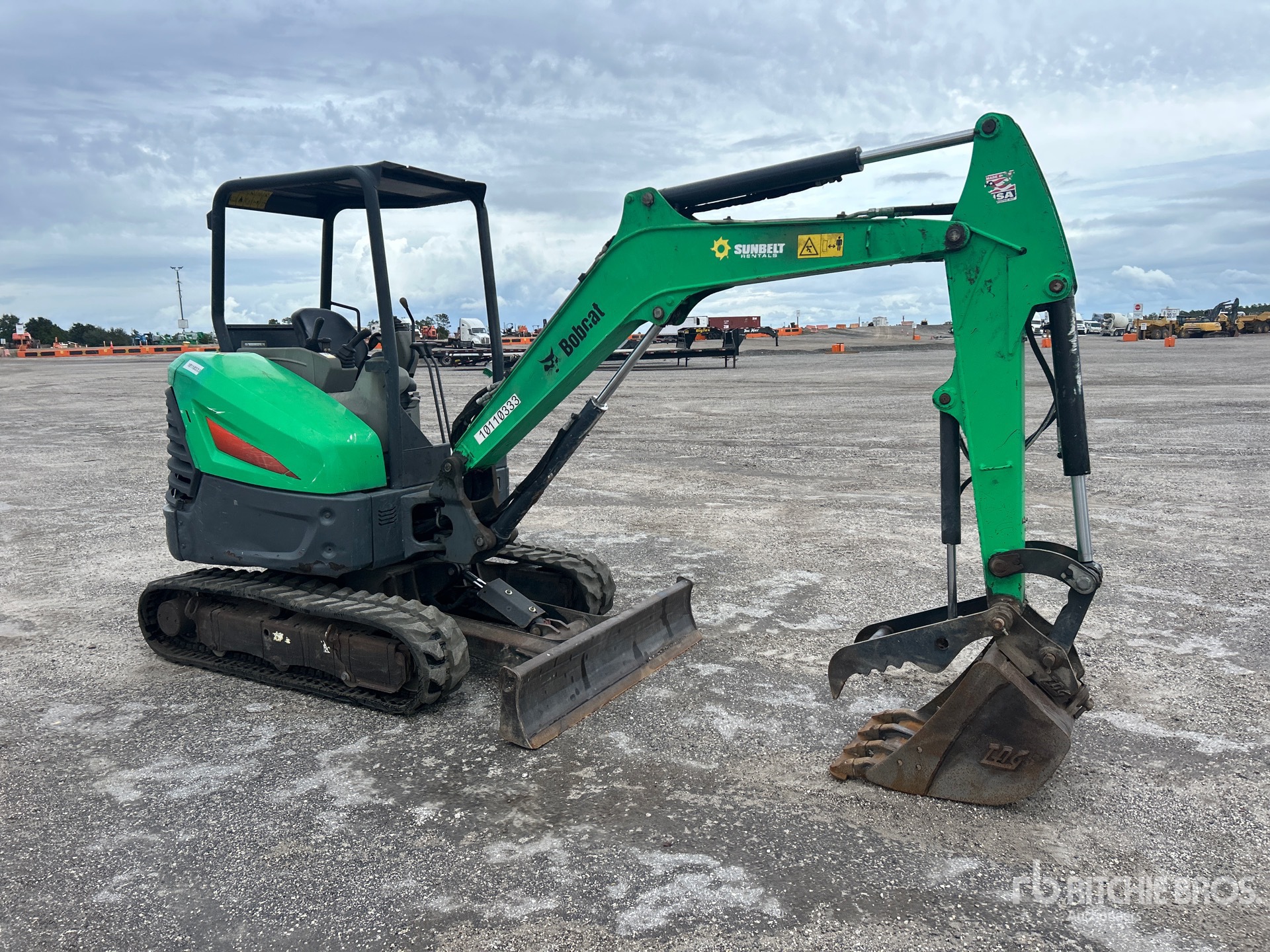 General Appearance with Picture, Right Front Corner