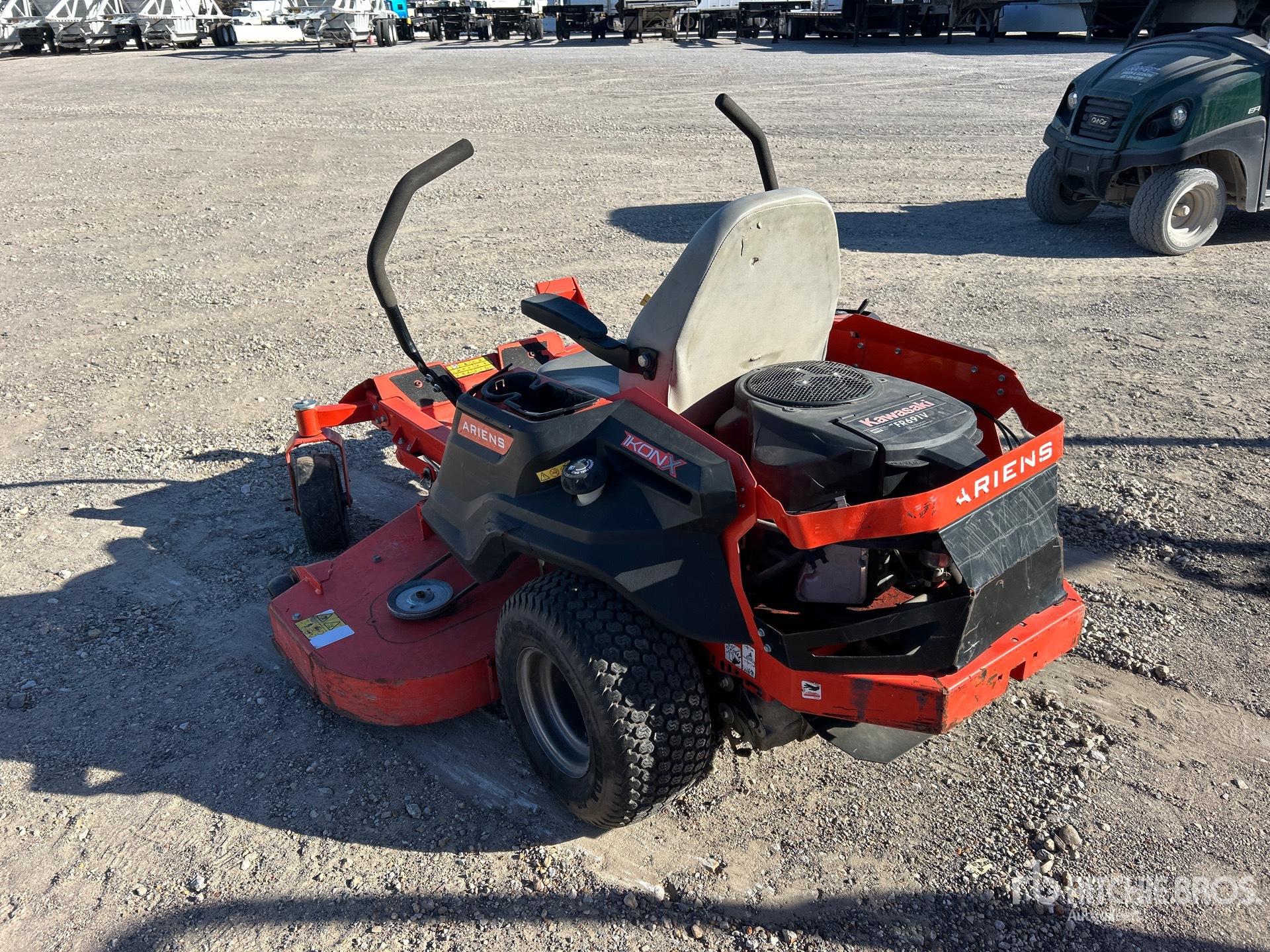 General Appearance with Bild, Ecke hinten links