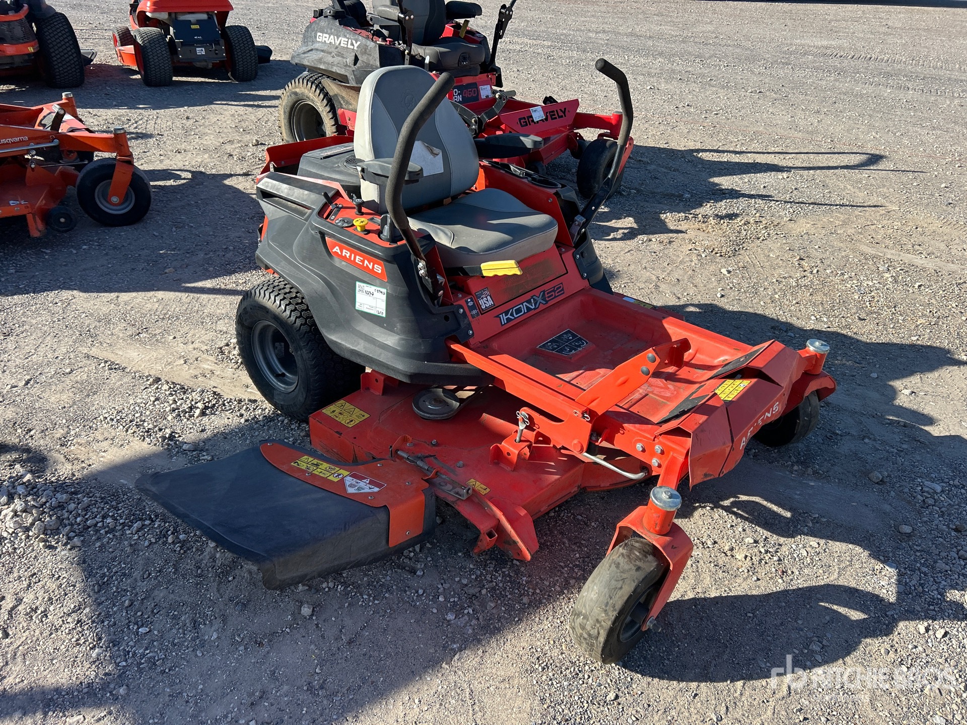 General Appearance with Bild, Ecke vorne rechts