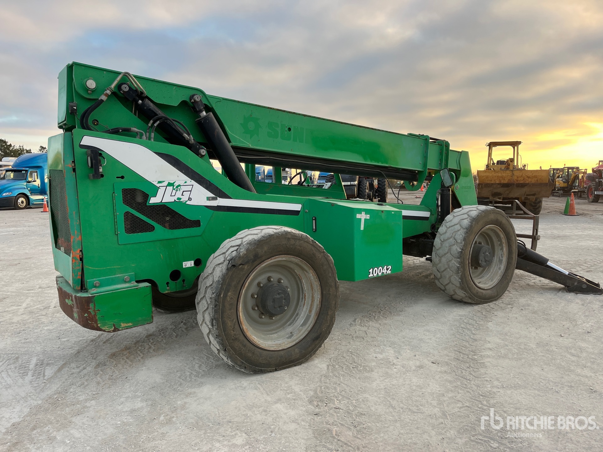 Aspect général with Image, coin arrière droit