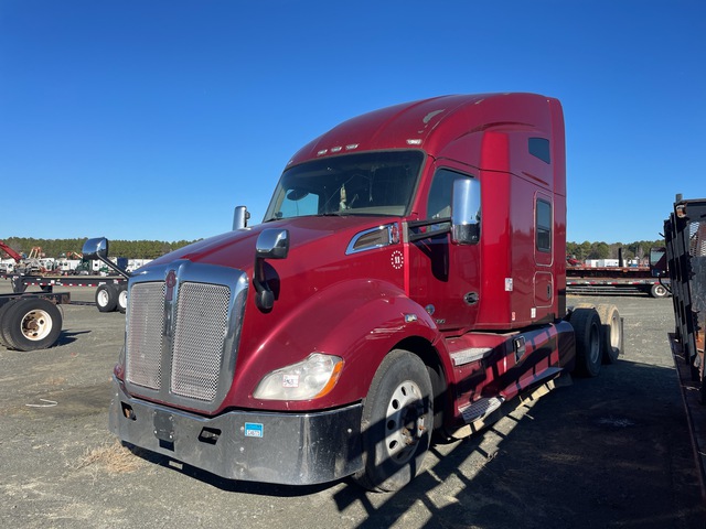 2017 Kenworth T680 6x4 T/A Sleeper Truck Tractor (Inoperable) 2017 Kenworth T680 6x4 T/A Sleeper Truck Tractor (Inoperable)