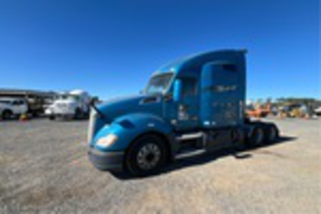 2017 Kenworth 310 T/A Sleeper Truck Tractor 2017 Kenworth 310 T/A Sleeper Truck Tractor