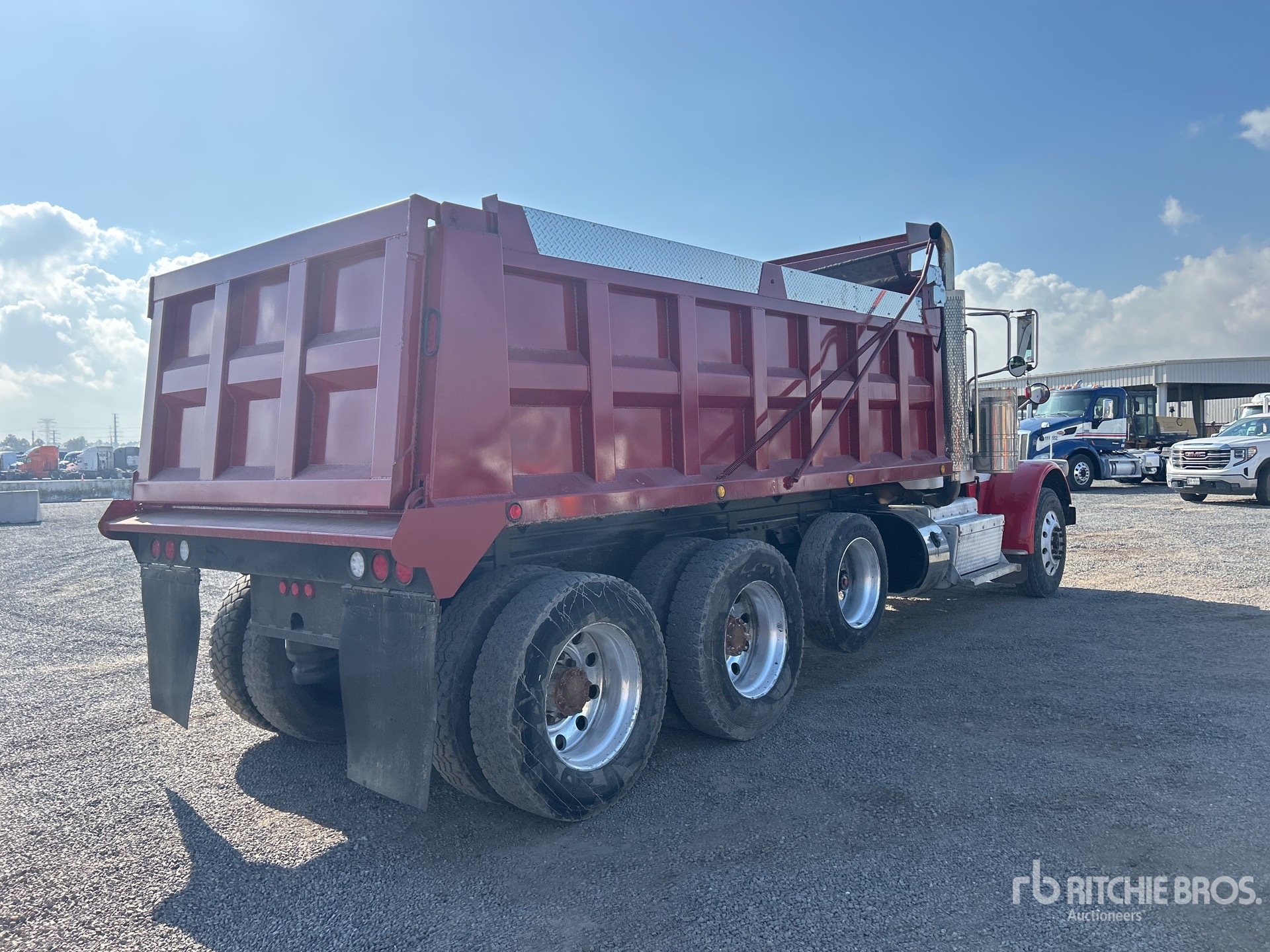 General Appearance with Foto, angolo anteriore sinistro