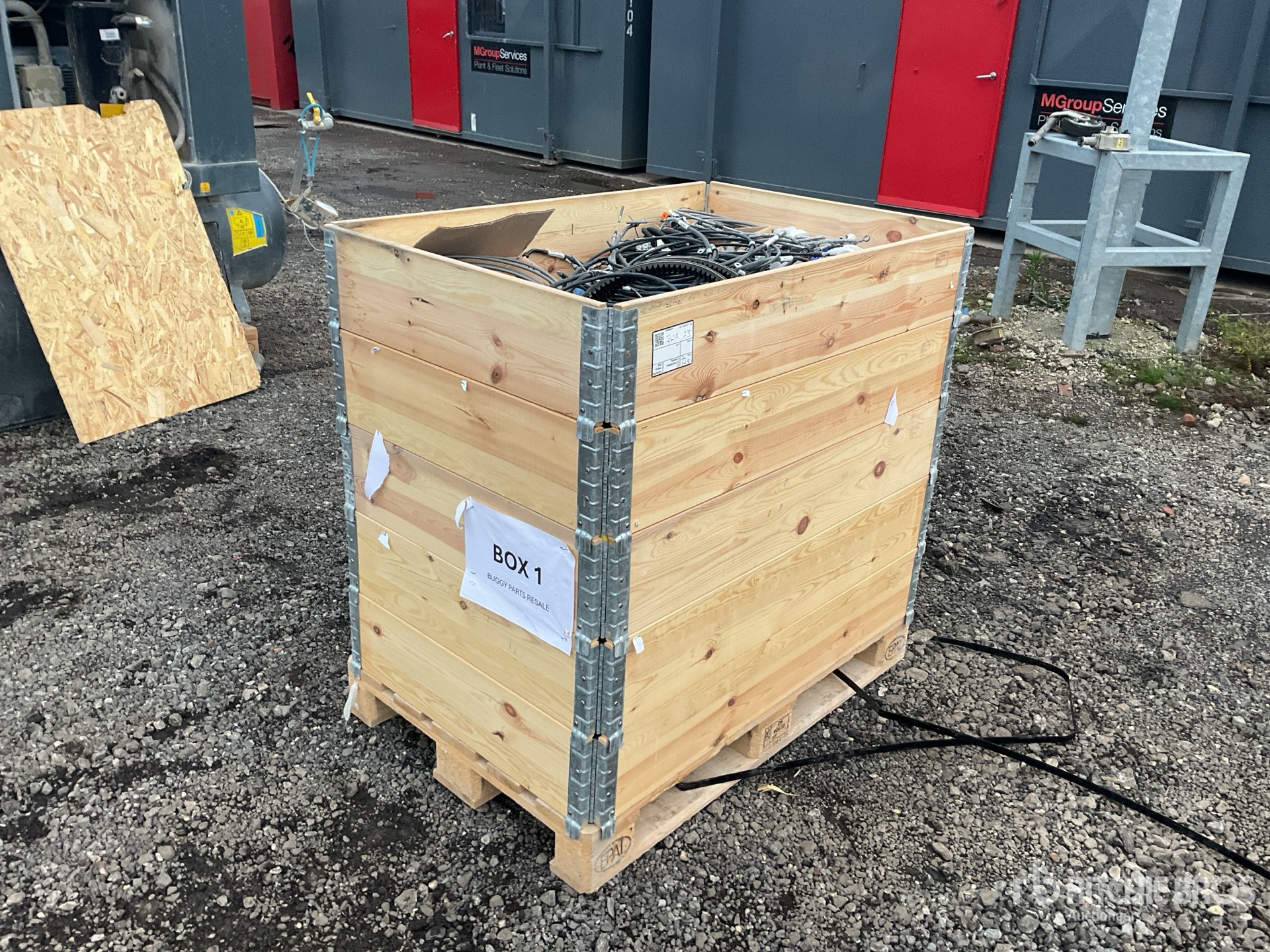 General Appearance with Picture, Right Front Corner