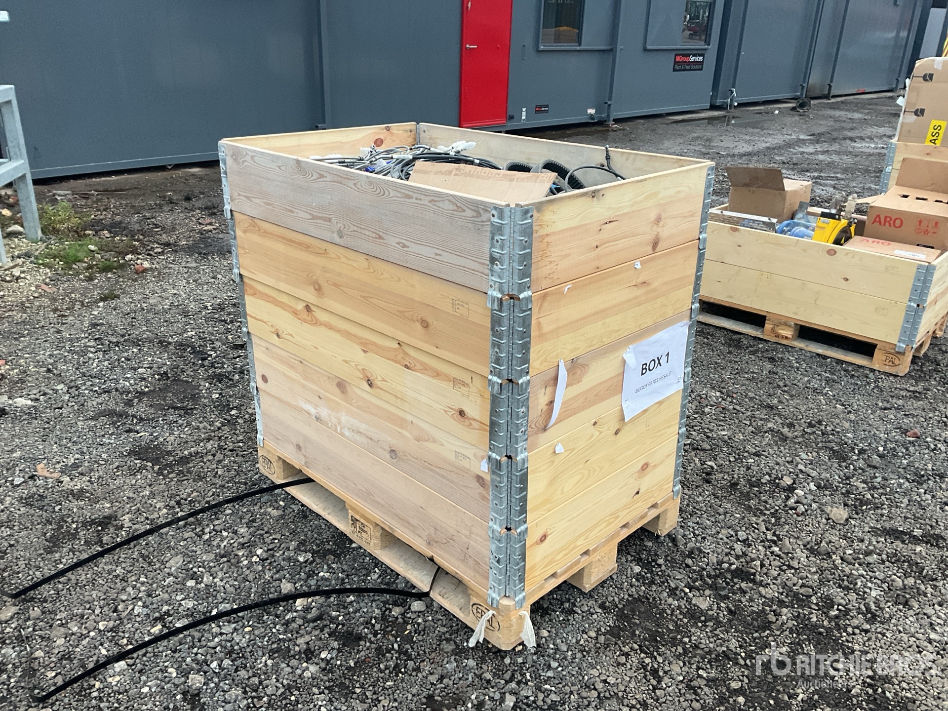 General Appearance with Picture, Right Rear Corner