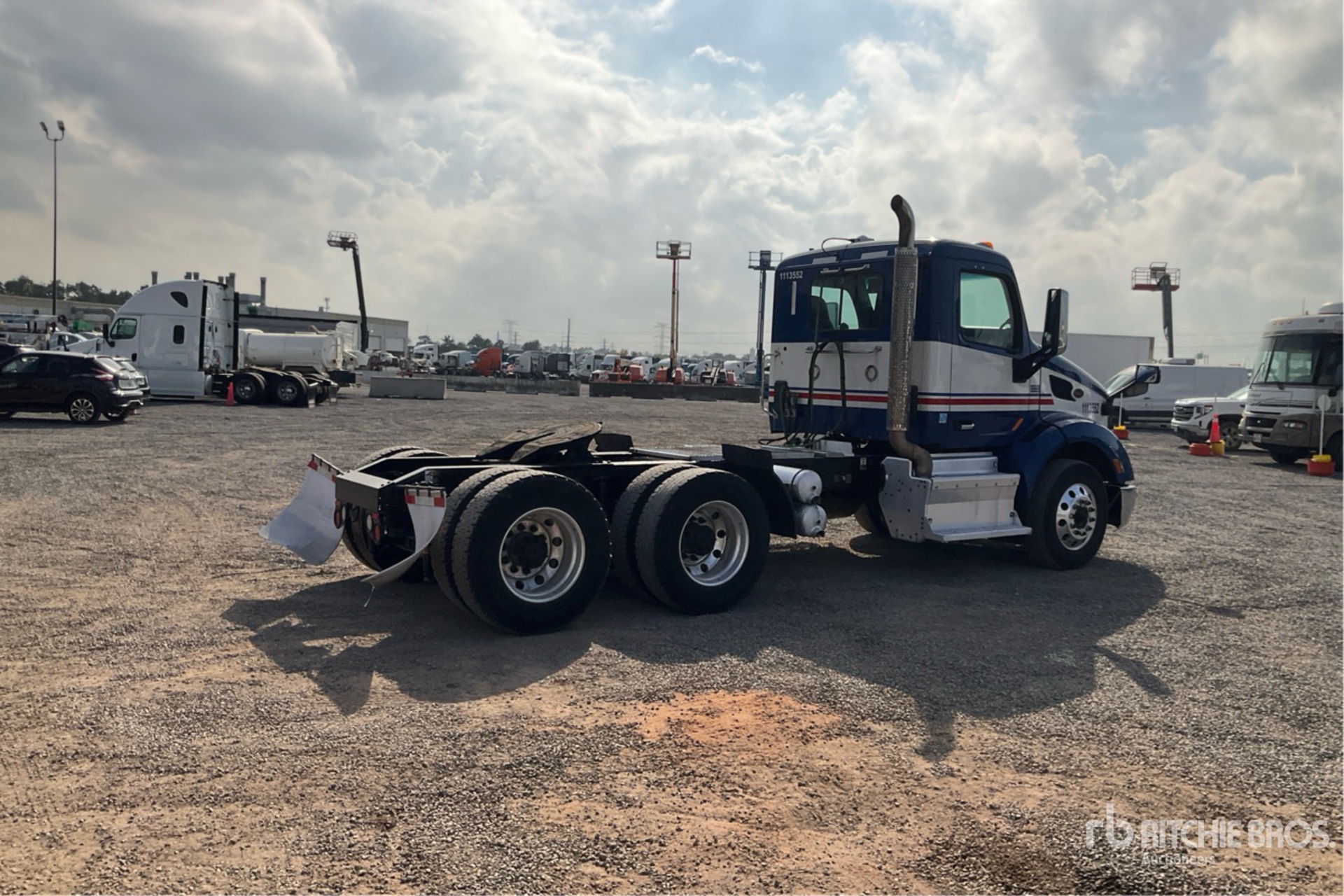 General Appearance with Imagen: esquina trasera derecha