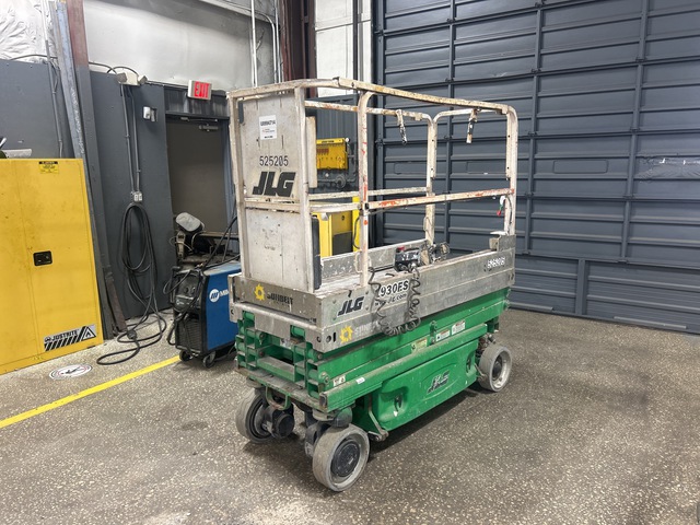 2013 JLG 1930 ES Electric Scissor Lift 2013 JLG 1930 ES Electric Scissor Lift