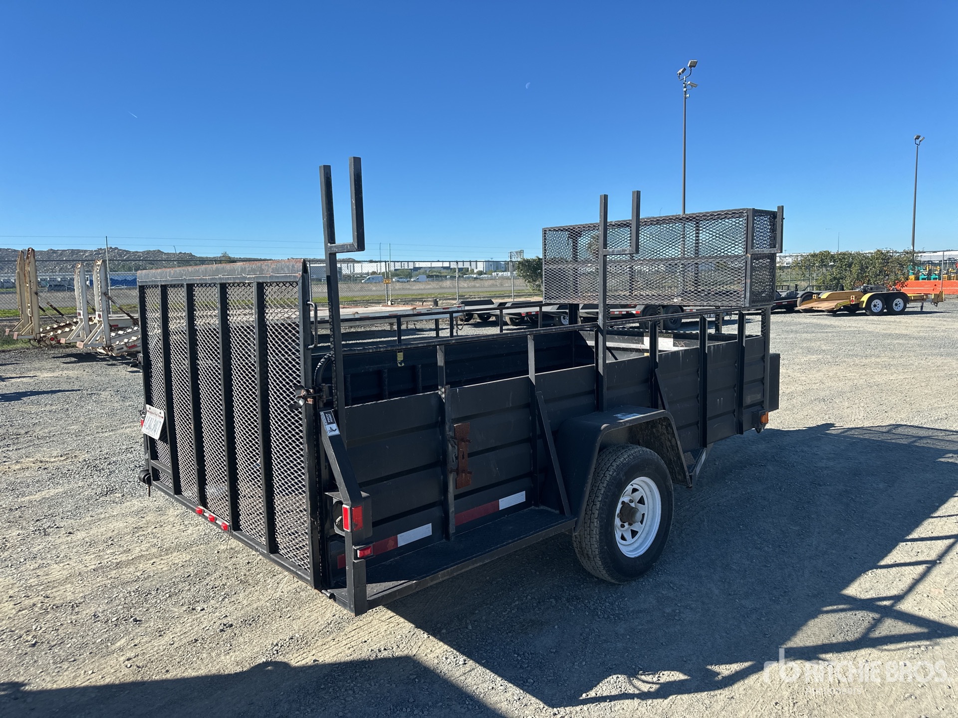 General Appearance with Foto, angolo anteriore sinistro