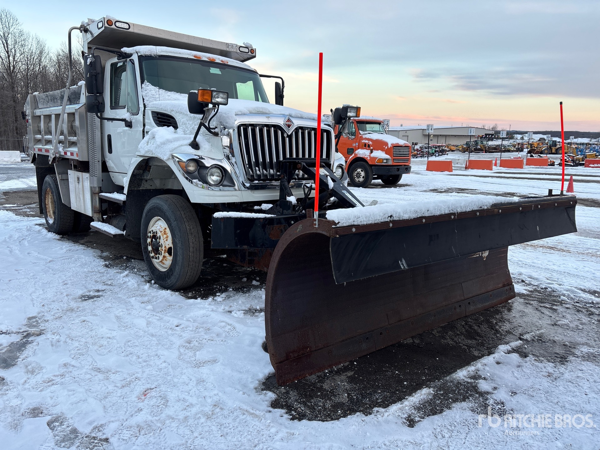 General Appearance with Bild, Ecke vorne rechts