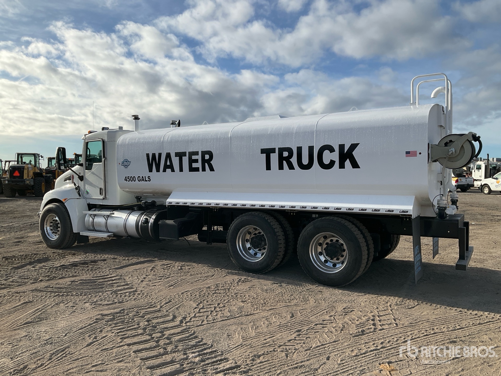 Aspect général with Image, coin arrière gauche