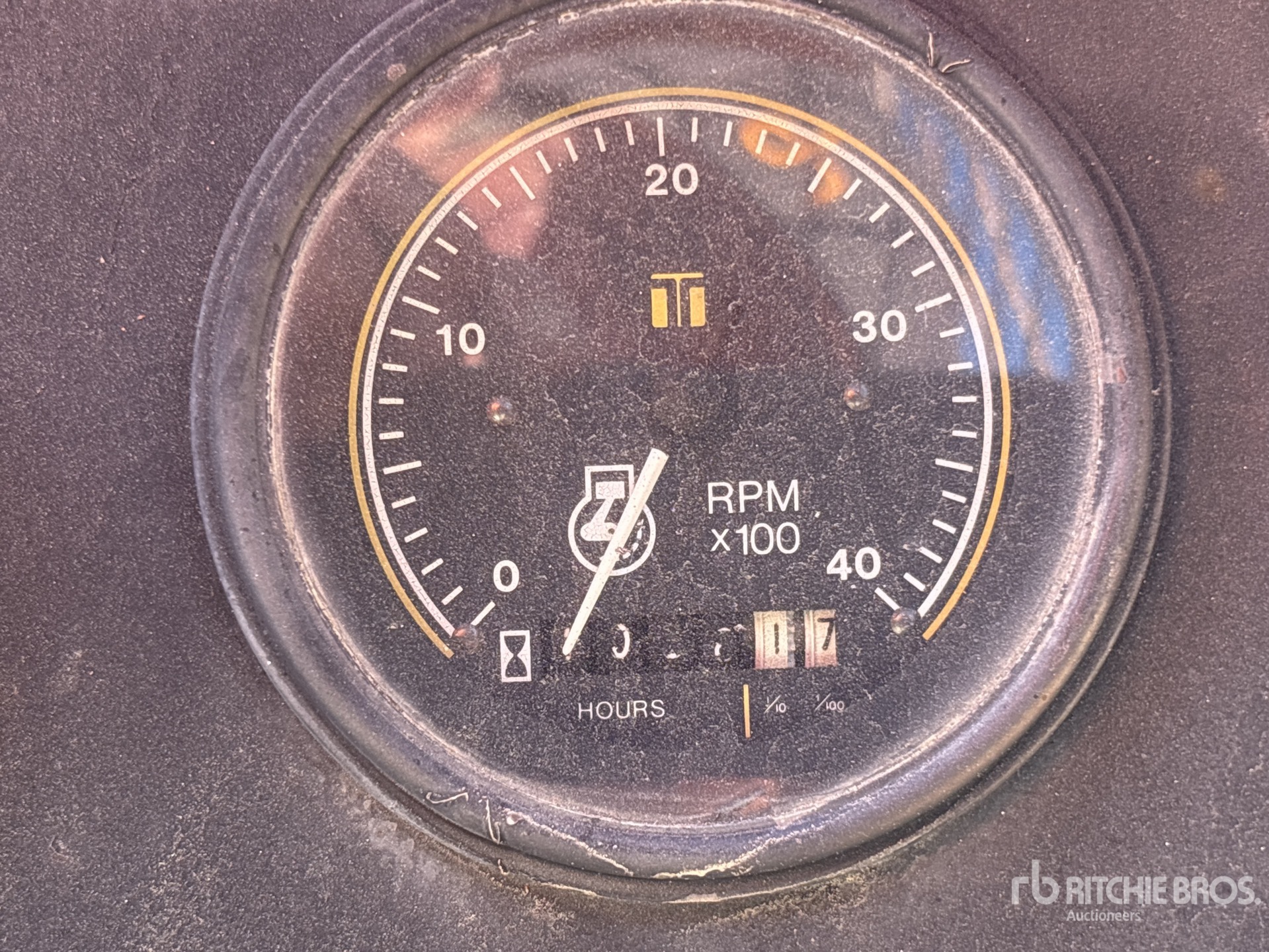 General Appearance with Hour Meter / Odometer