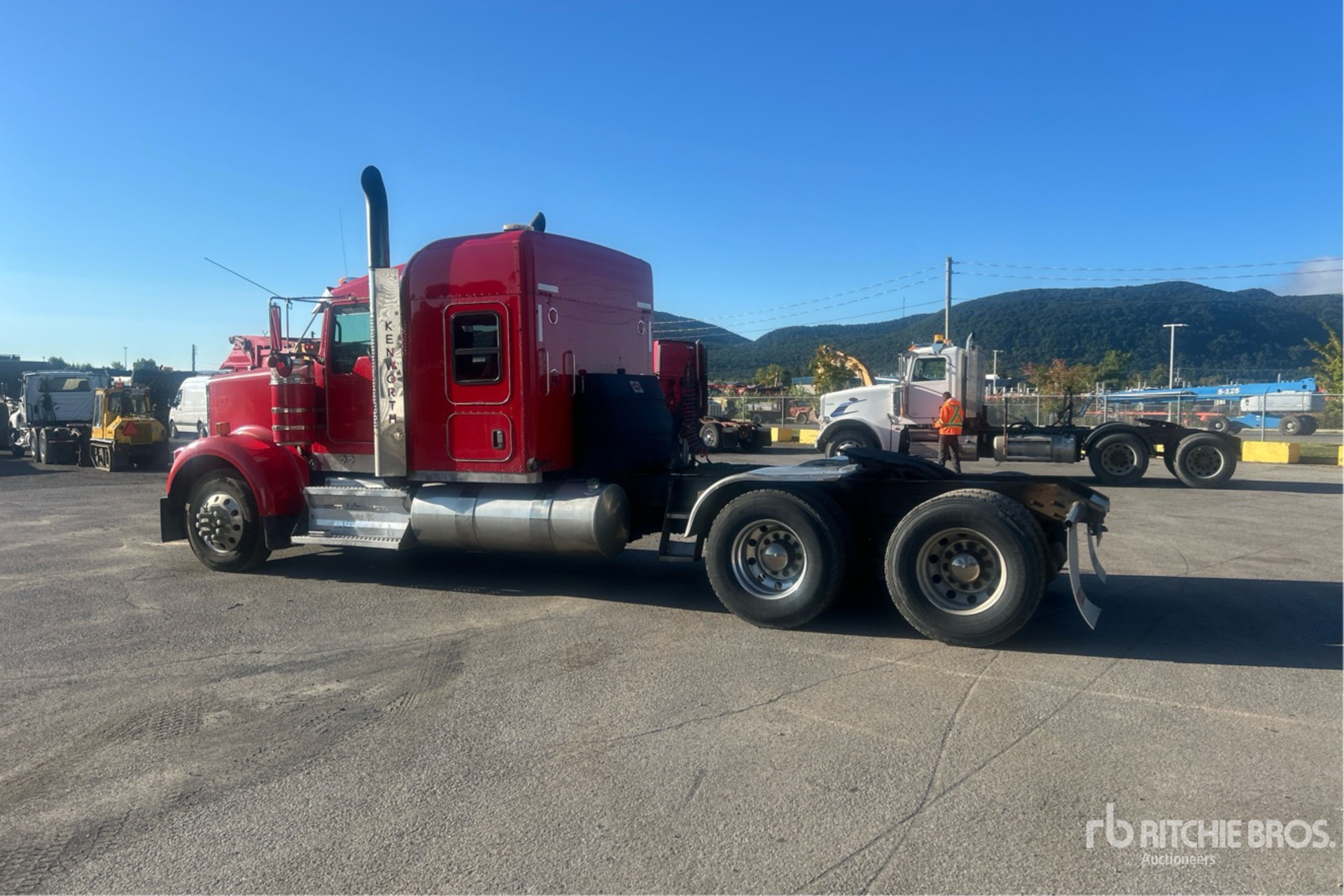 General Appearance with Picture, Left Rear Corner