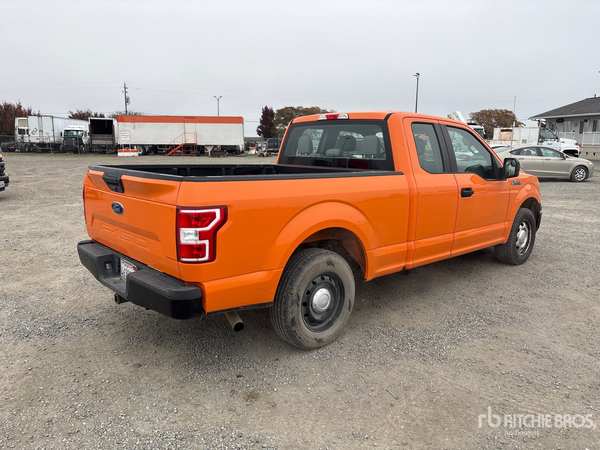 Aspect général with Image, coin arrière droit