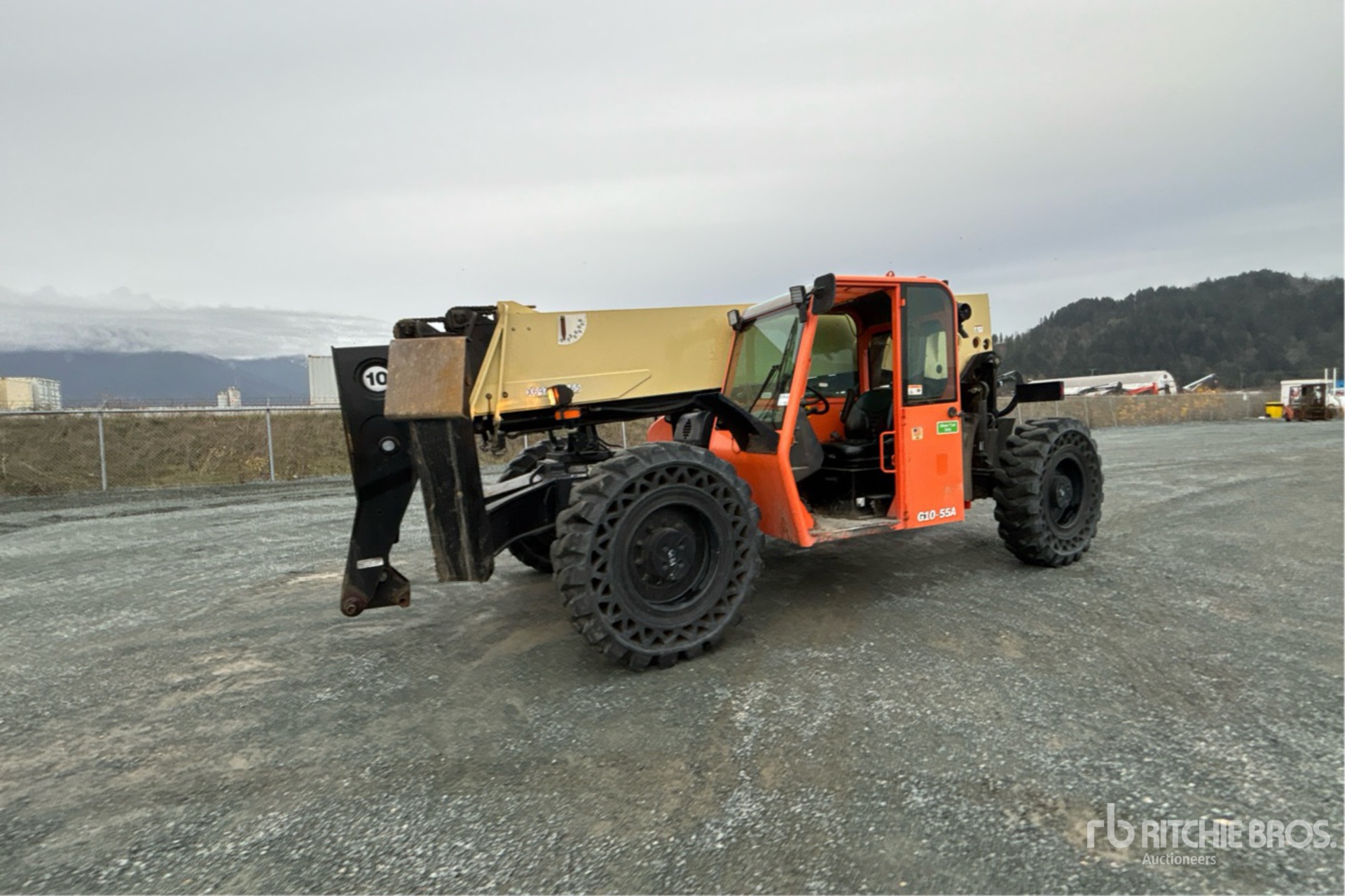 General Appearance with Bild, Ecke vorne links