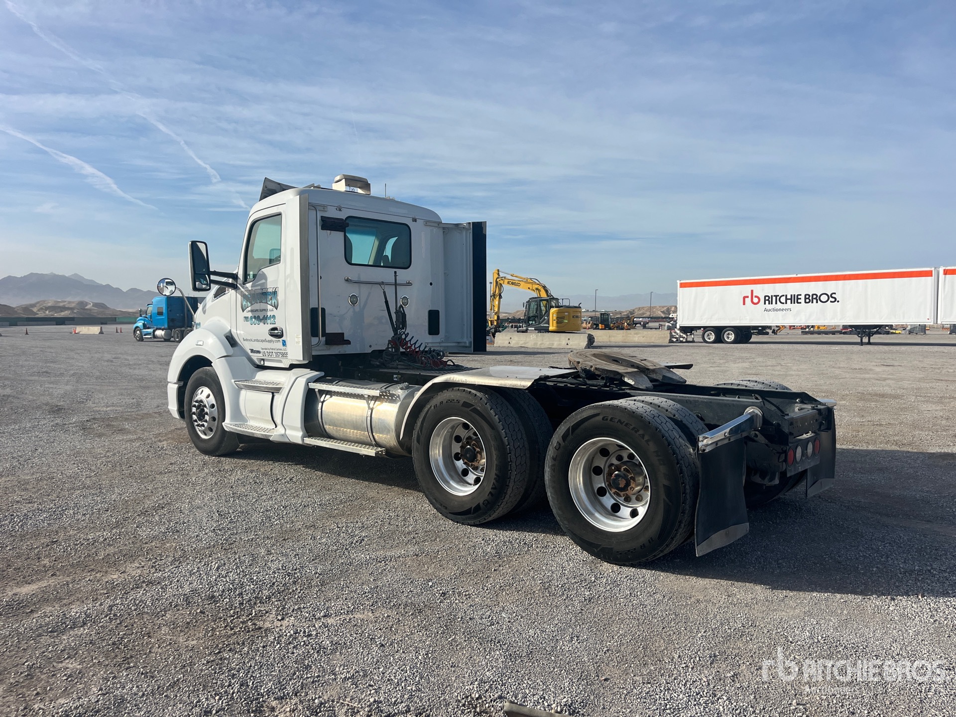 Aspect général with Image, coin arrière gauche