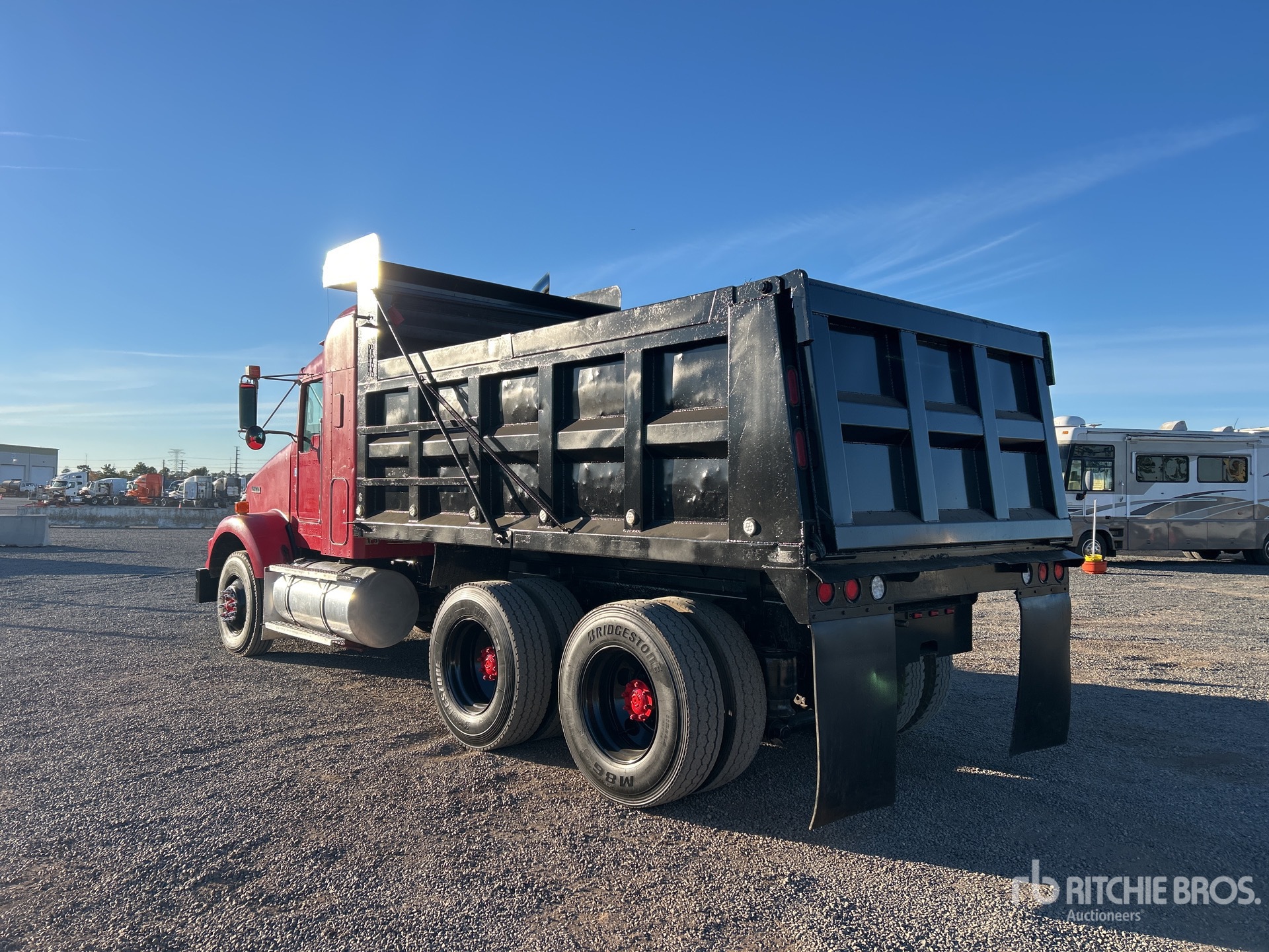 General Appearance with Bild, Ecke hinten links