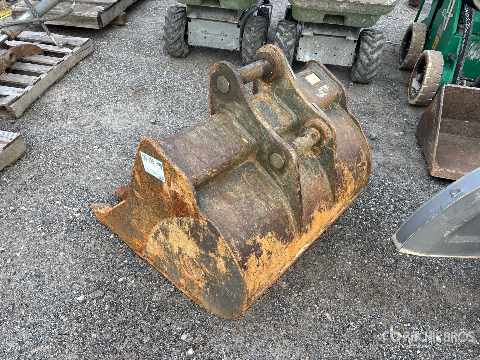 General Appearance with Picture, Left Rear Corner