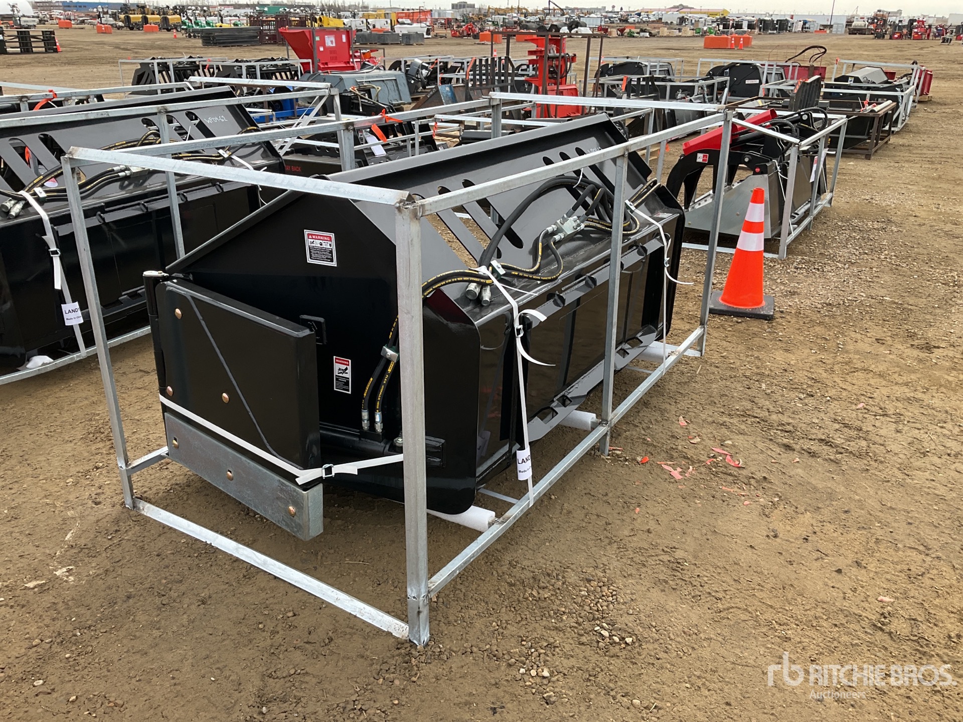 General Appearance with Bild, Ecke hinten links