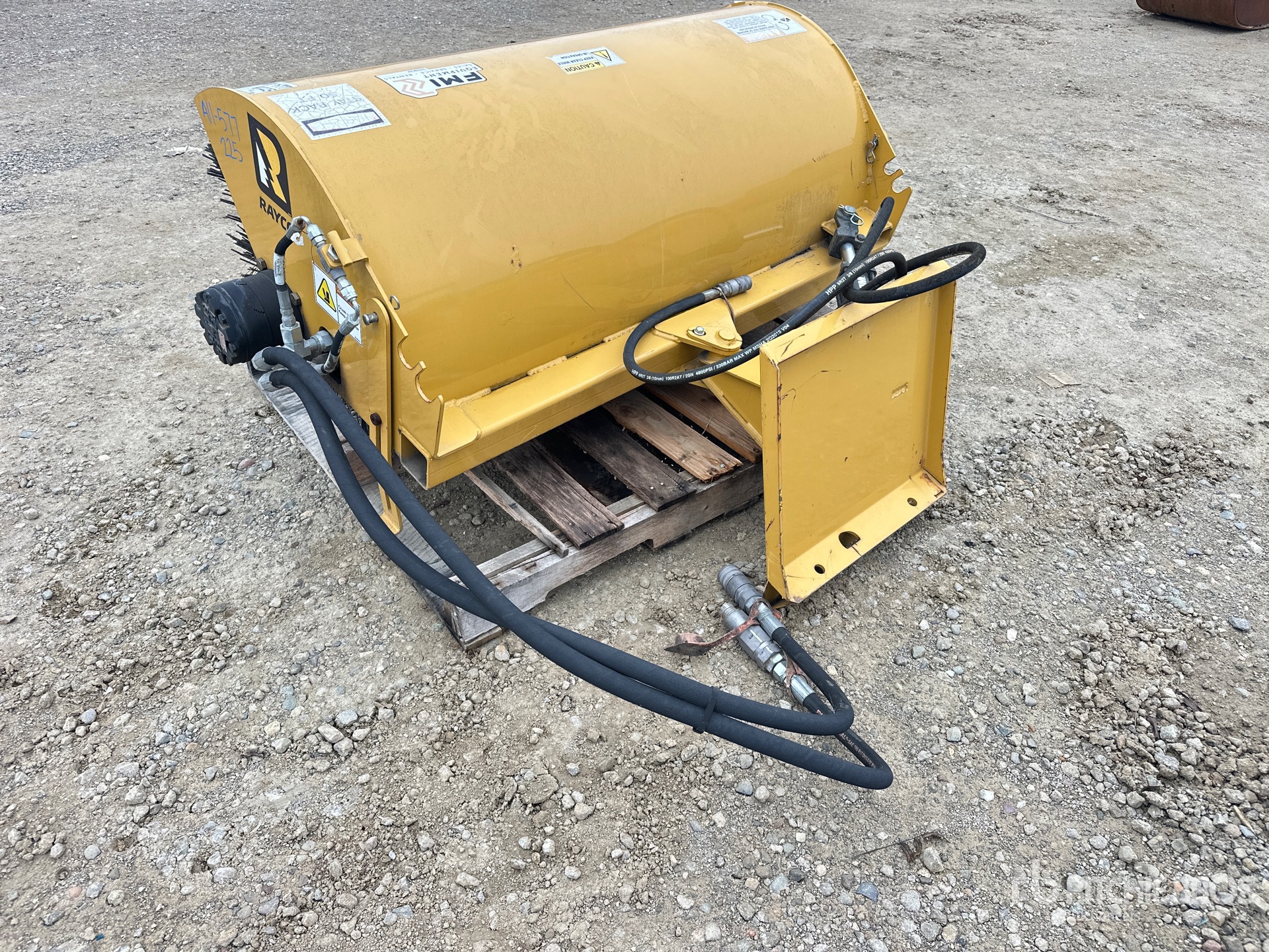 General Appearance with Foto, angolo posteriore sinistro