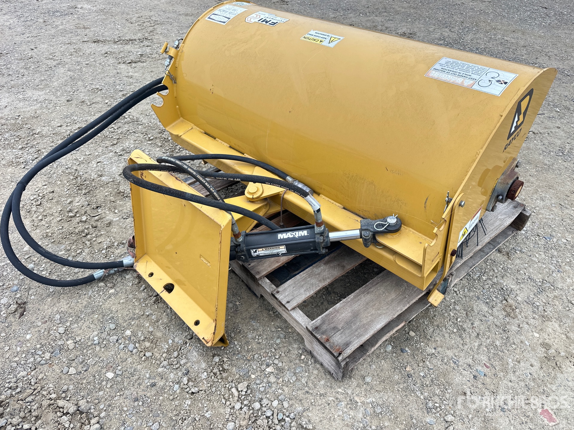 General Appearance with Foto, angolo anteriore sinistro