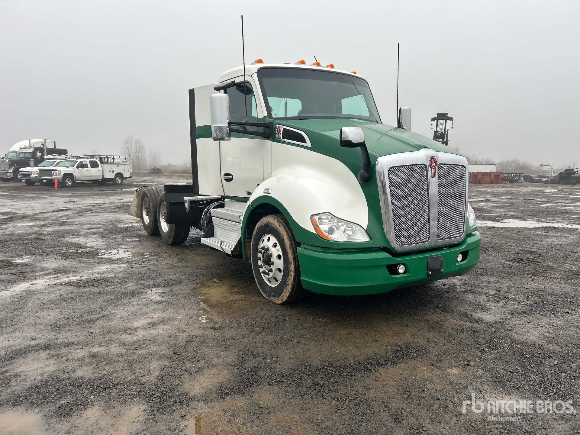 General Appearance with Picture, Right Front Corner