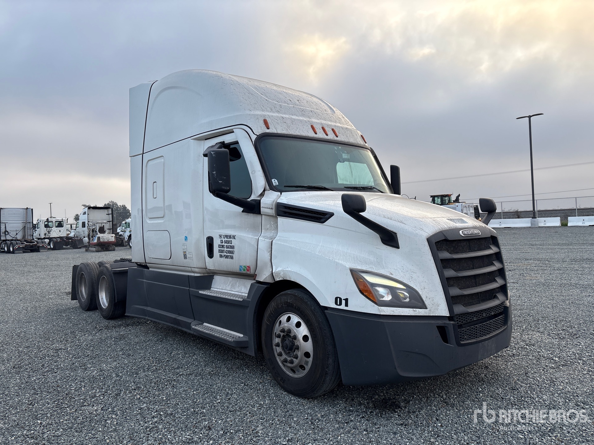 General Appearance with Picture, Right Front Corner