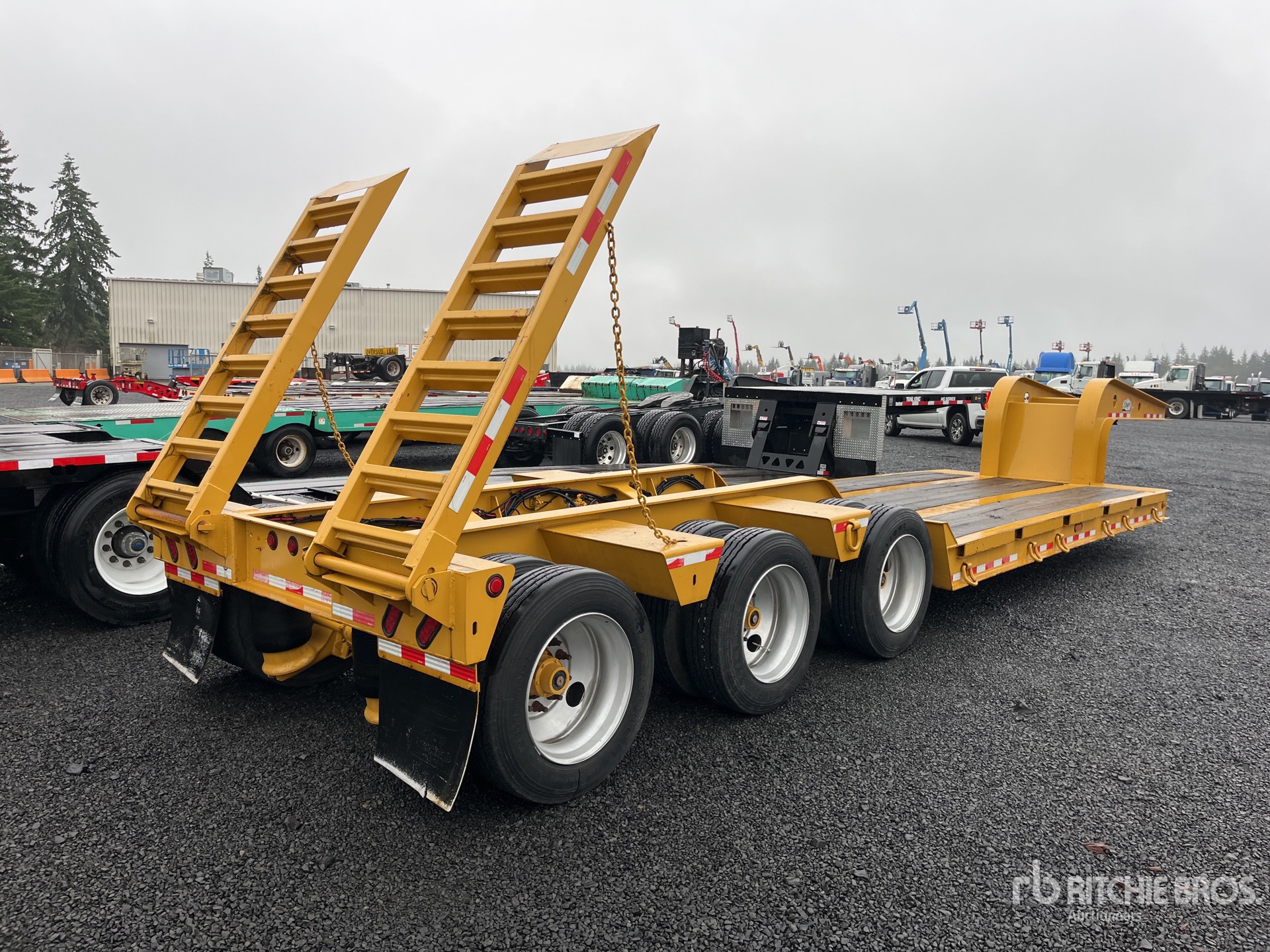 General Appearance with Bild, Ecke hinten rechts