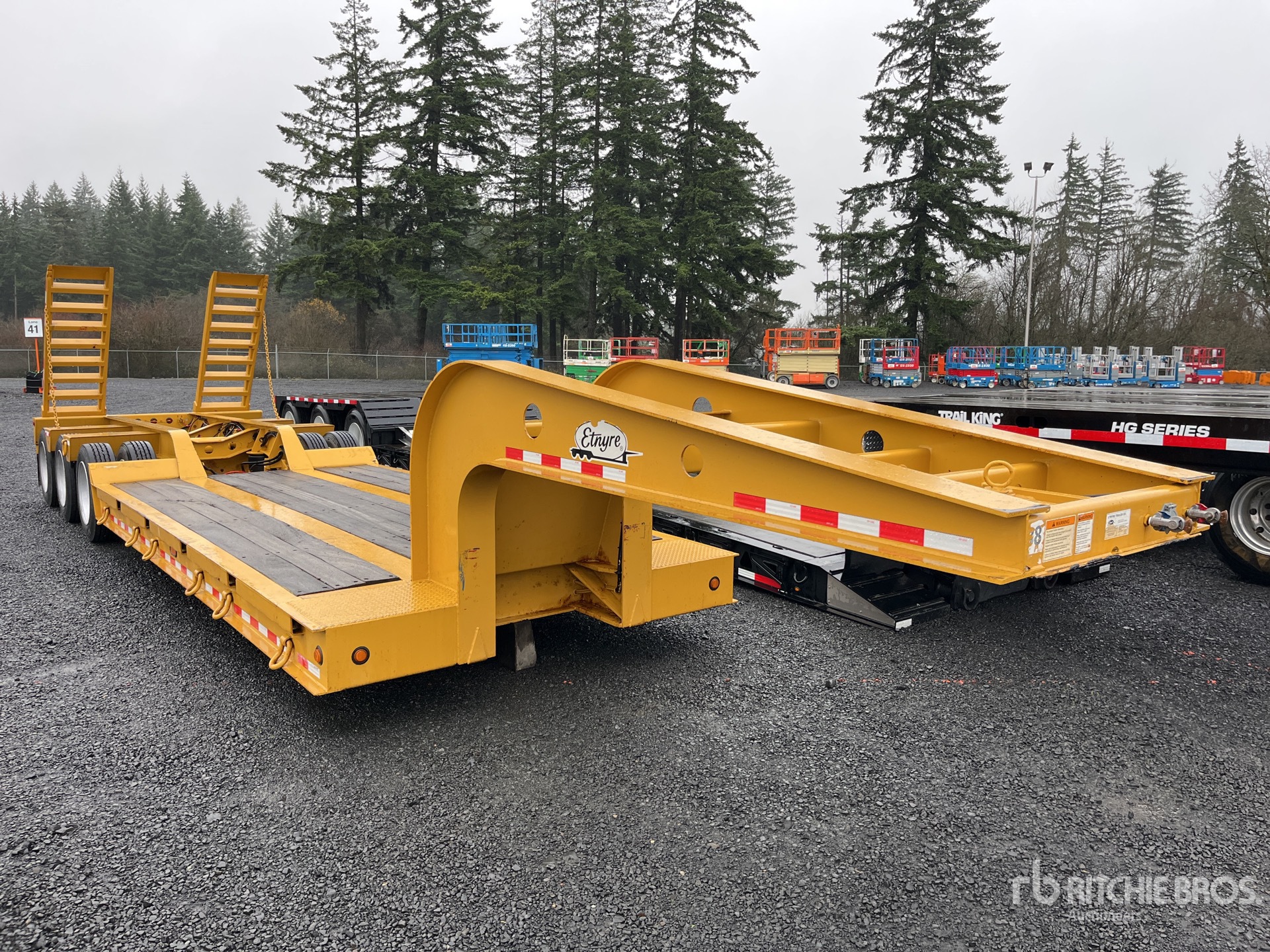 General Appearance with Bild, Ecke vorne rechts