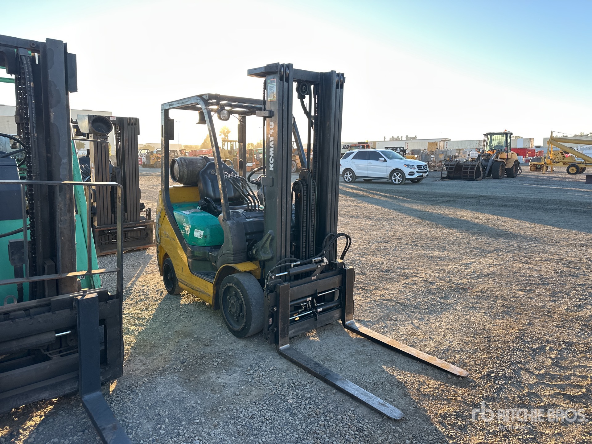 General Appearance with Picture, Right Front Corner