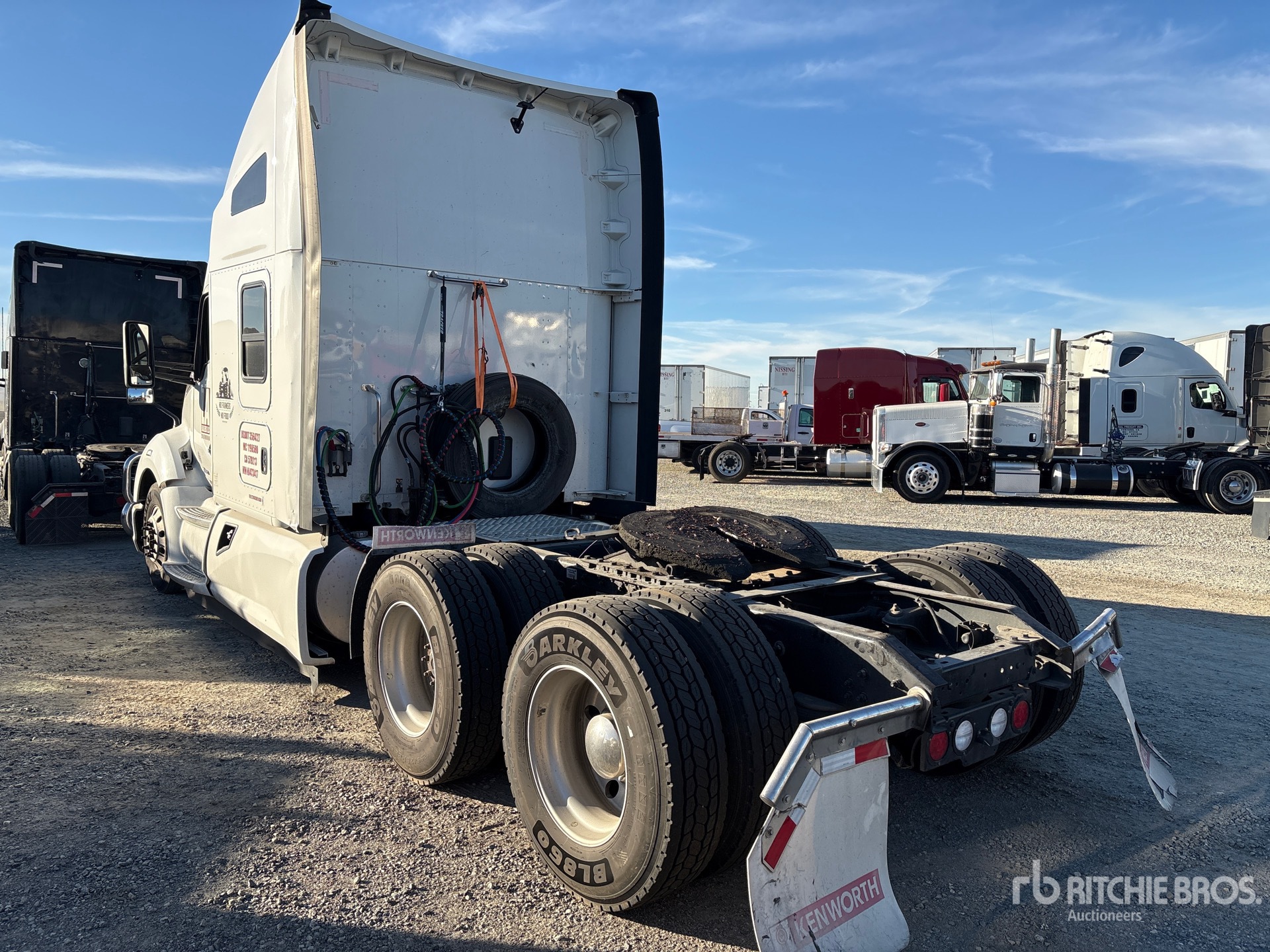 Aspect général with Image, coin arrière gauche