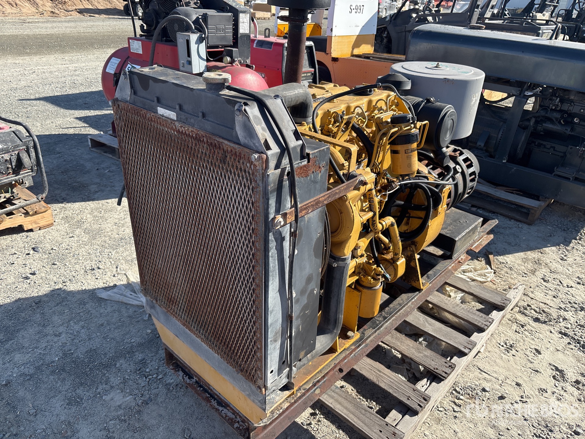 General Appearance with Image, coin avant droit