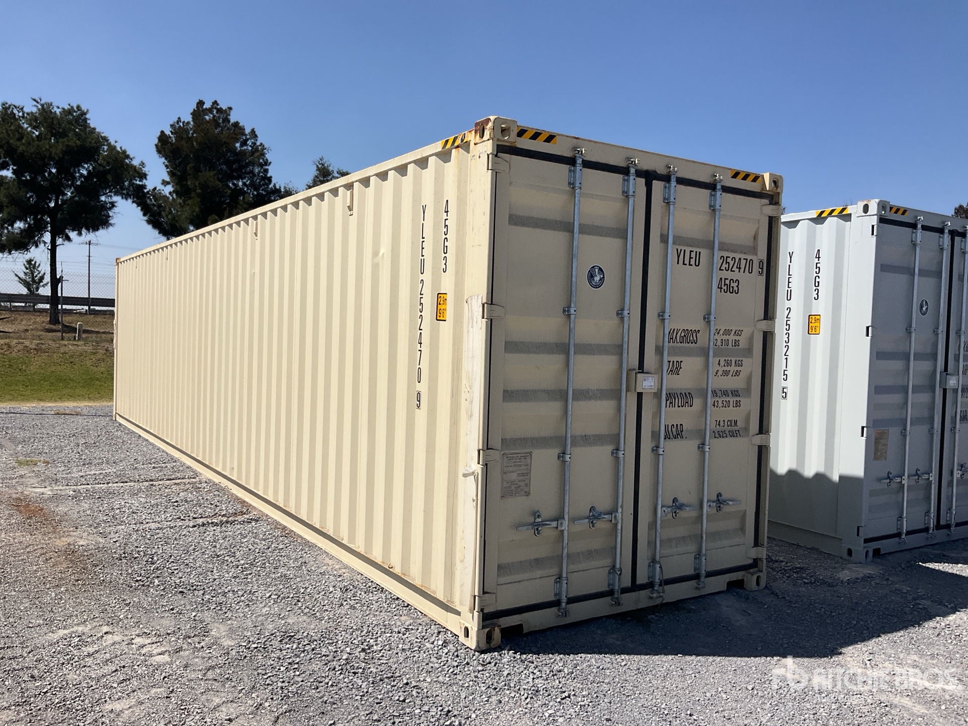 General Appearance with Image, coin avant droit