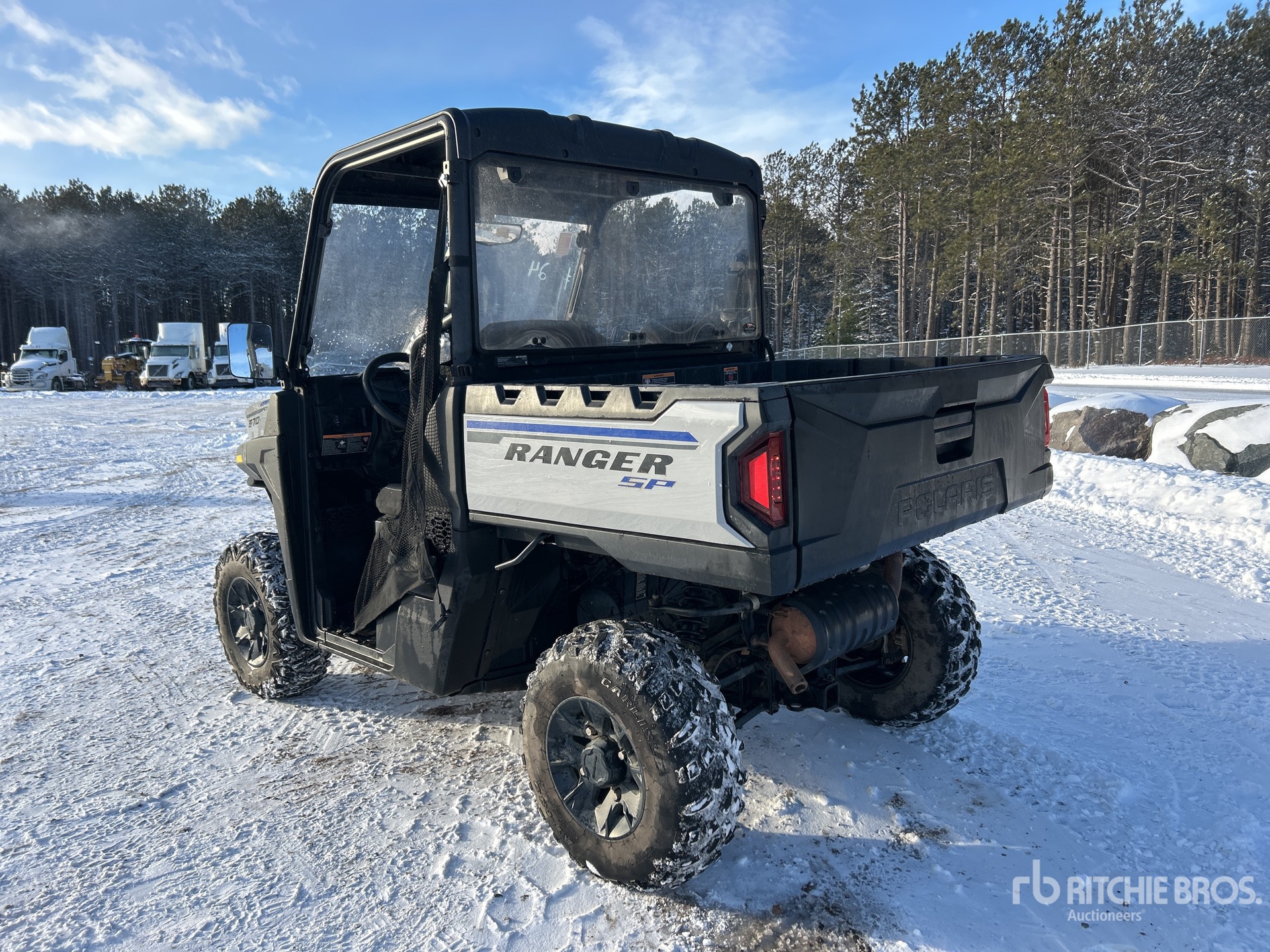 General Appearance with Foto, angolo posteriore sinistro