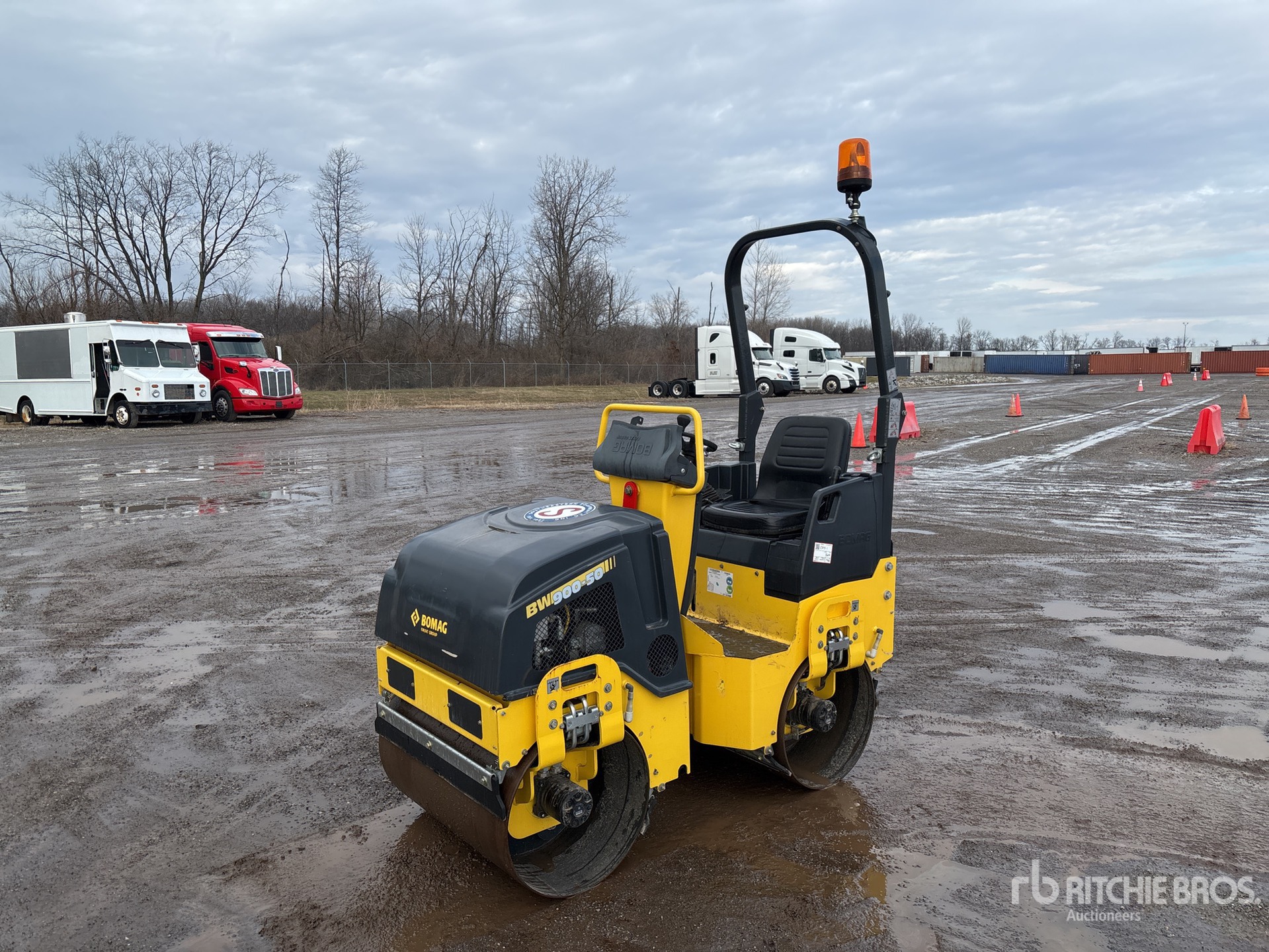 General Appearance with Bild, Ecke vorne links