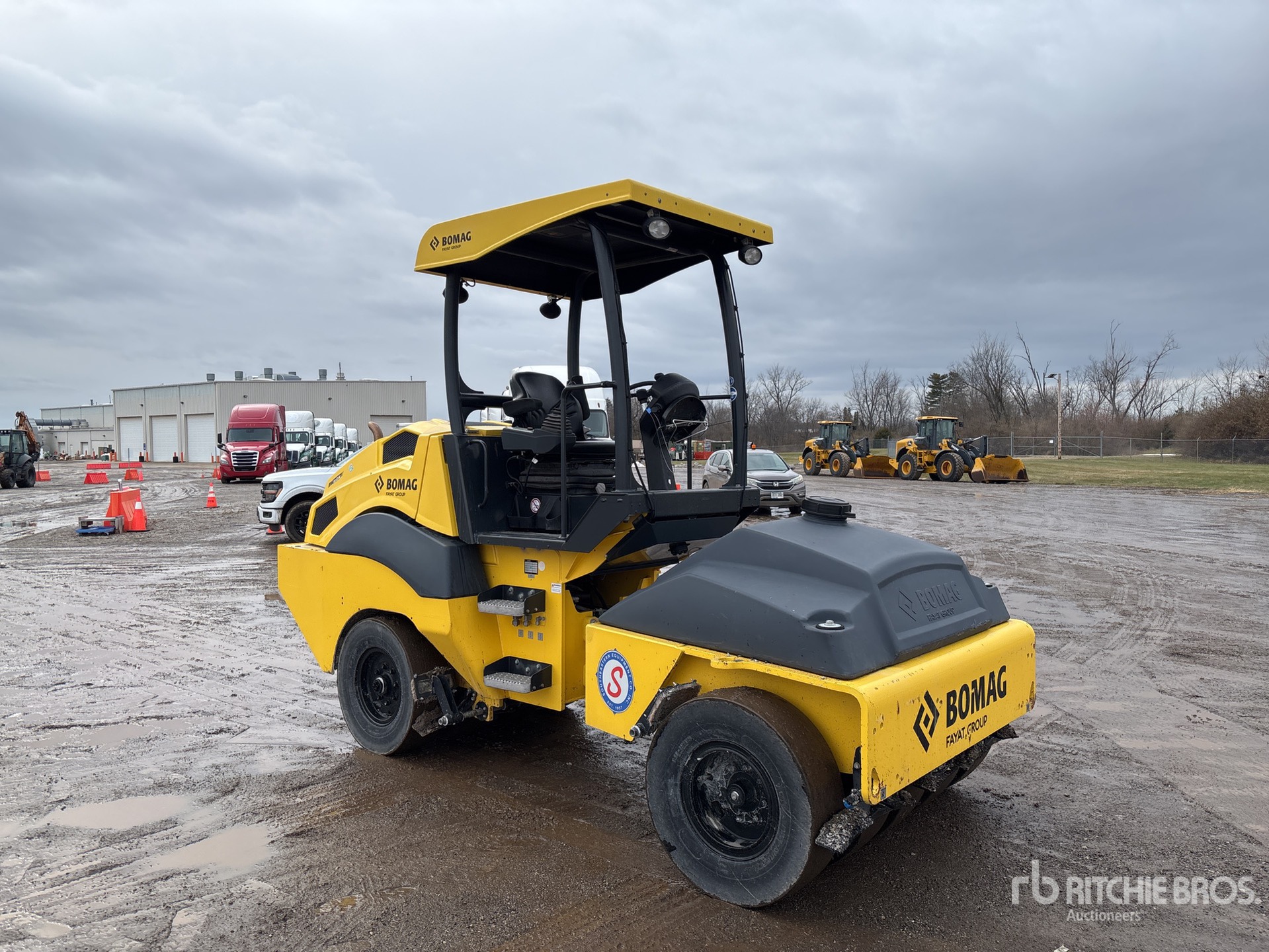 General Appearance with Picture, Right Front Corner