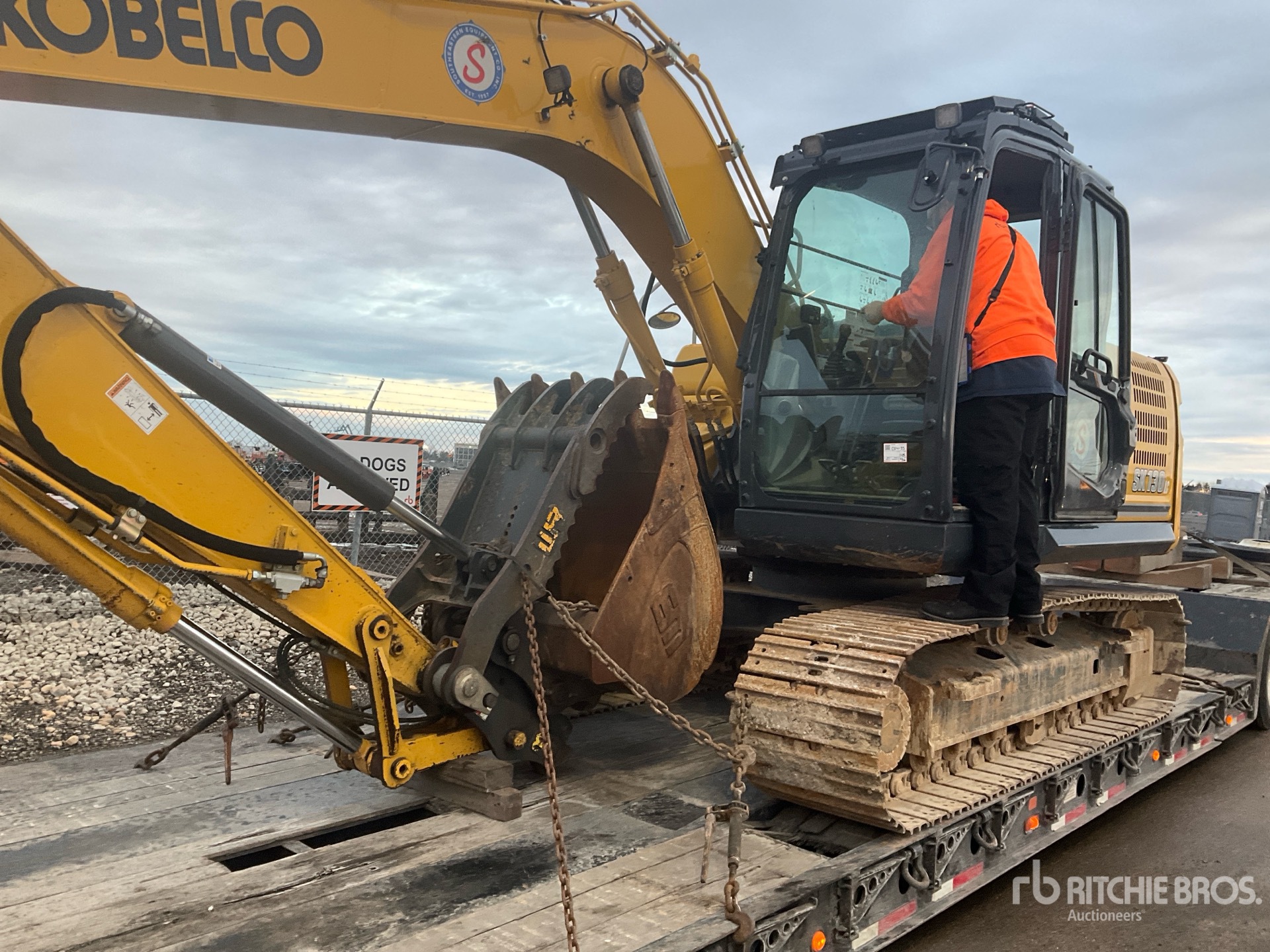 General Appearance with Featured Photo