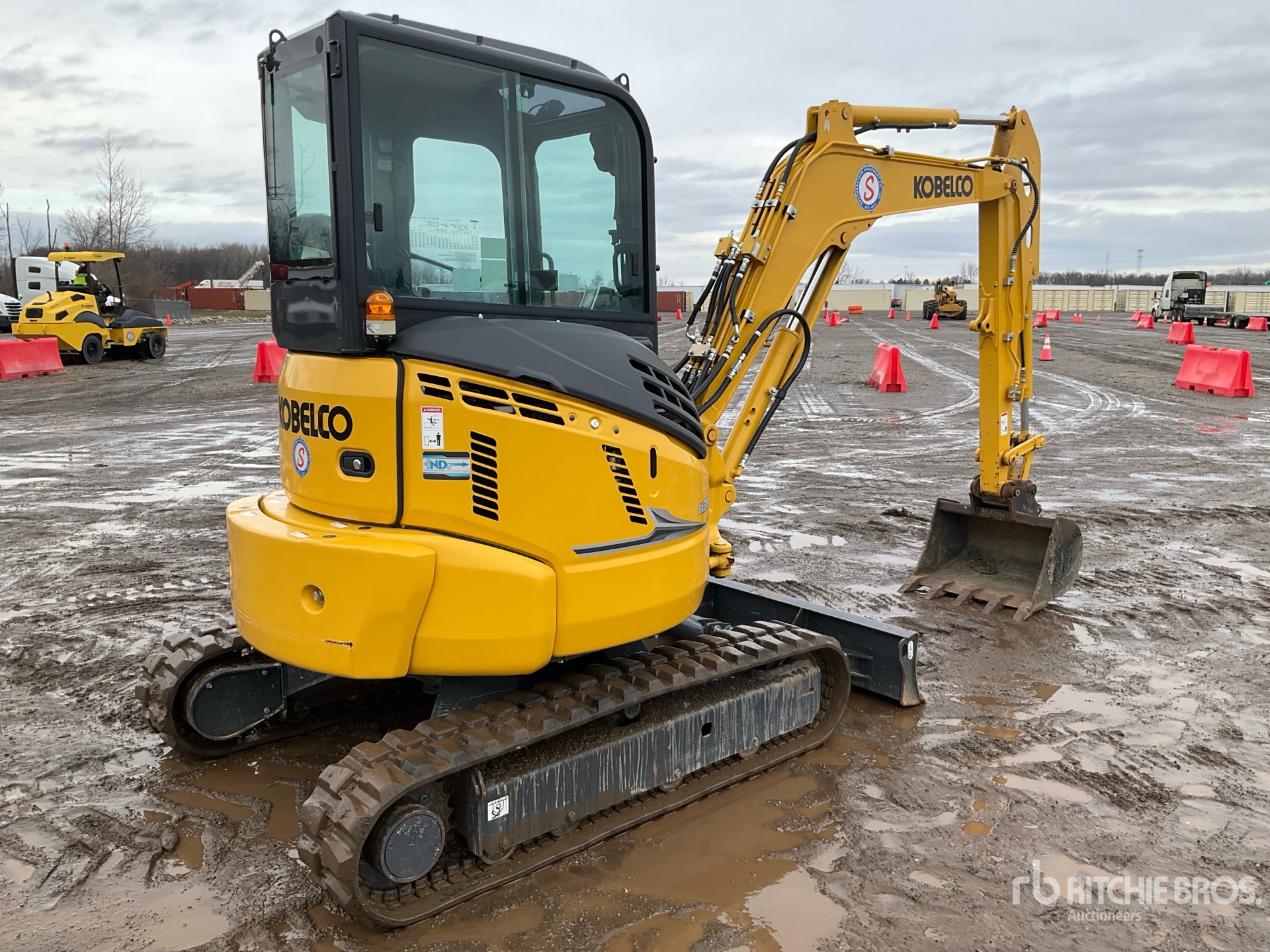 General Appearance with Imagen: esquina trasera derecha