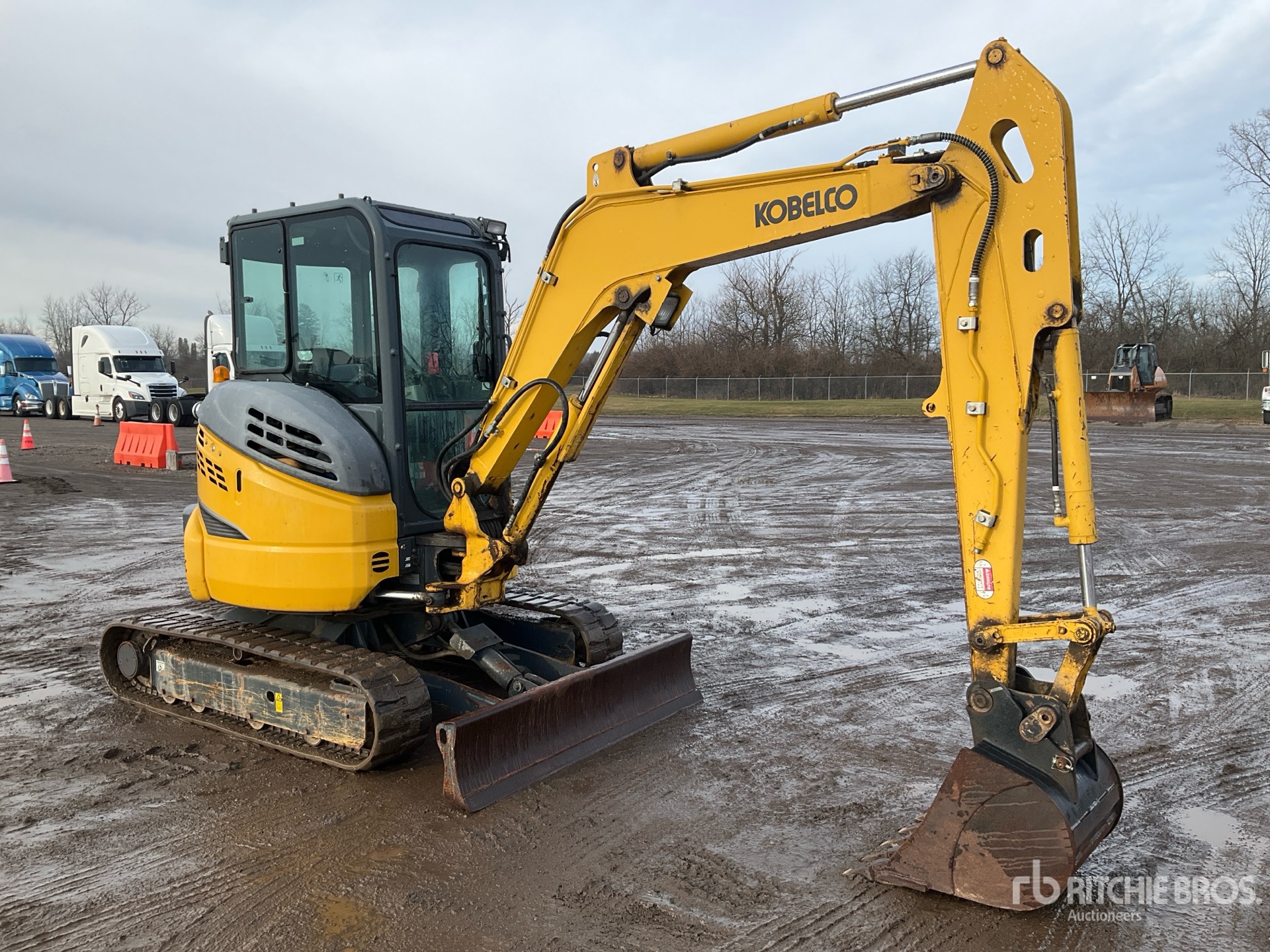 General Appearance with Picture, Right Front Corner