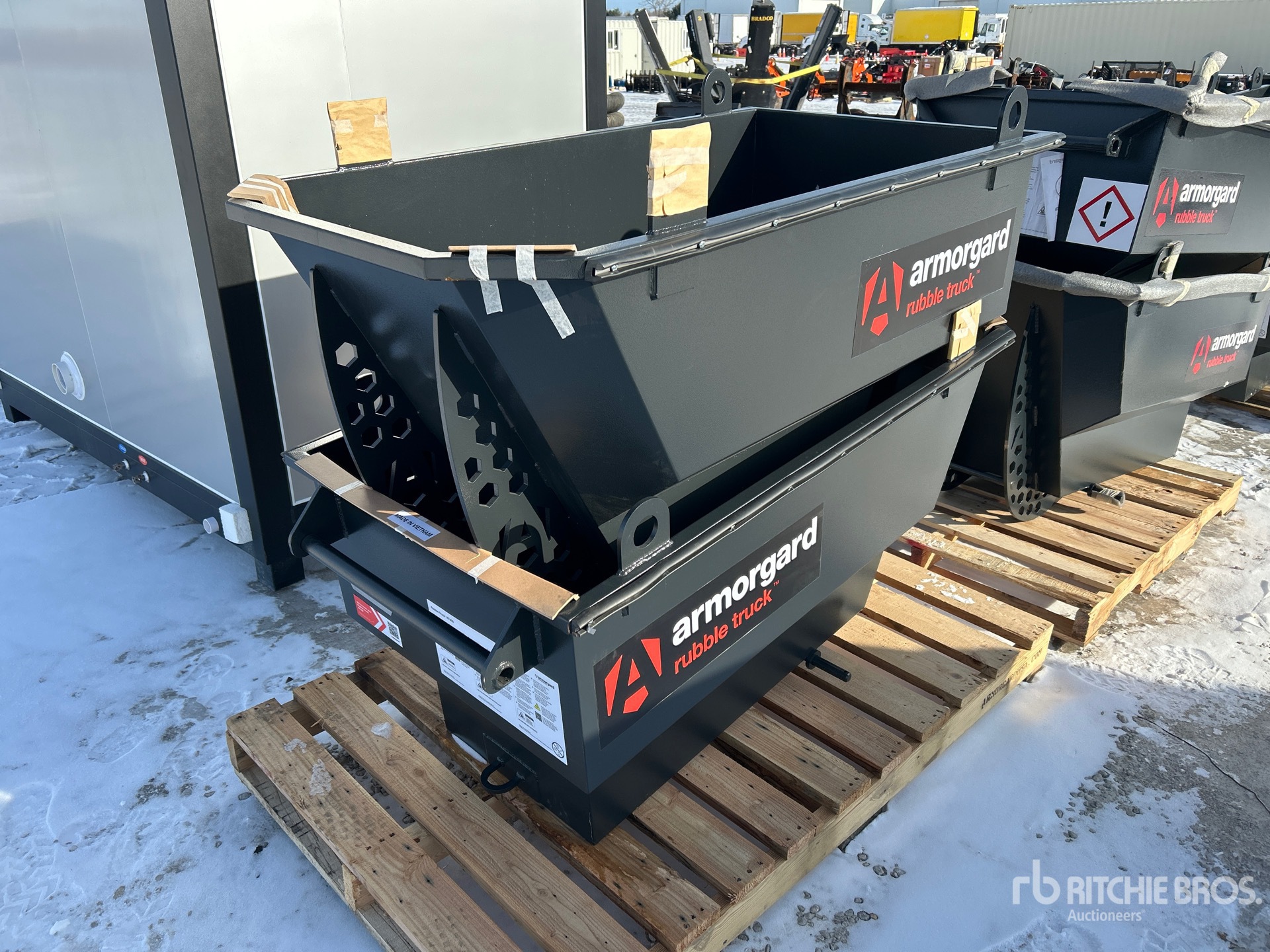 General Appearance with Bild, Ecke vorne links