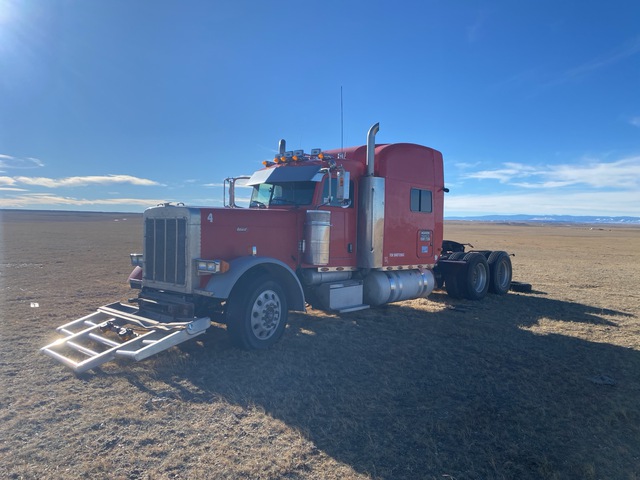 2005 Peterbilt 379 6x4 T/A Sleeper Truck Tractor (Inoperable)