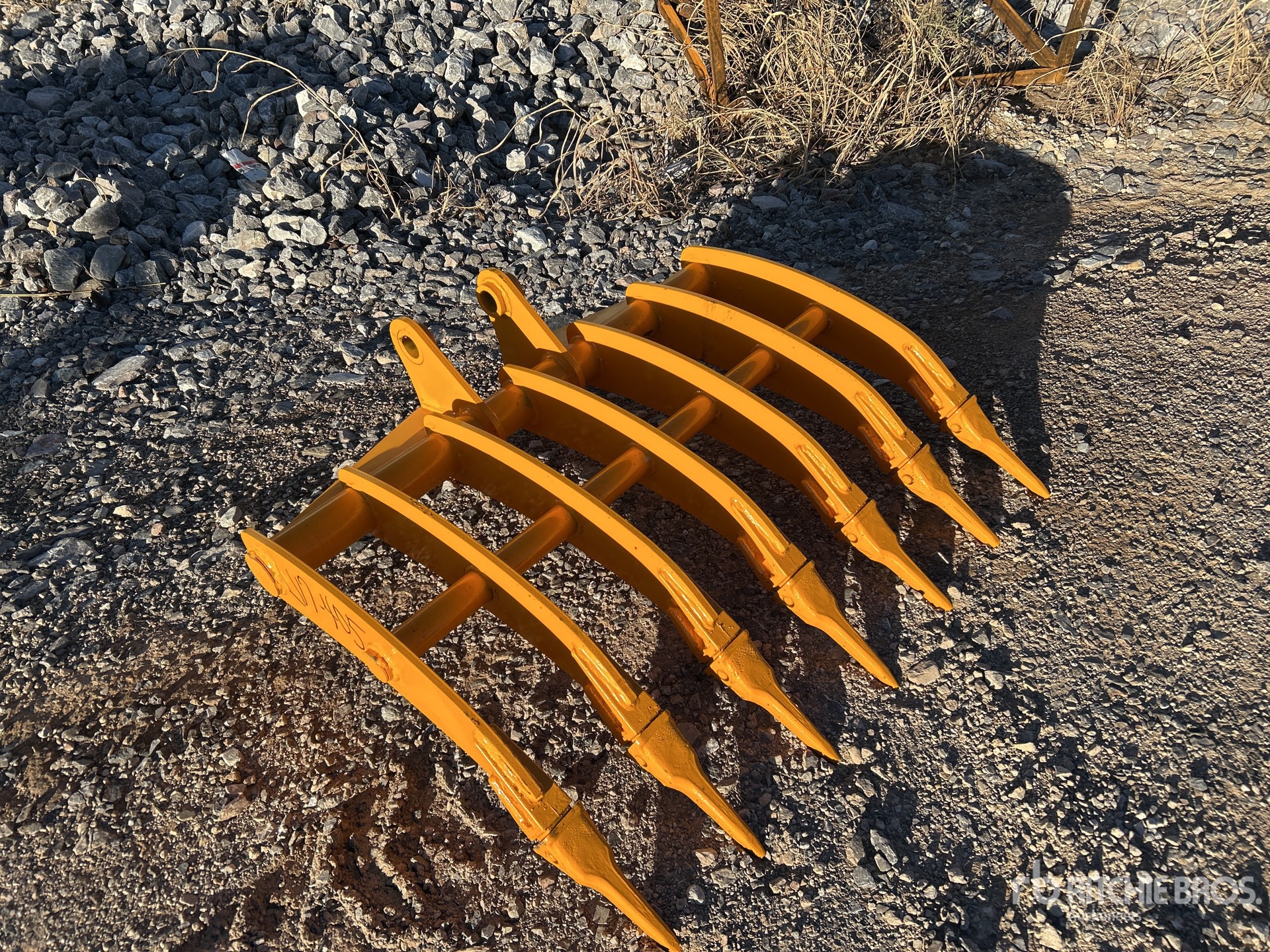 General Appearance with Bild, Ecke vorne rechts