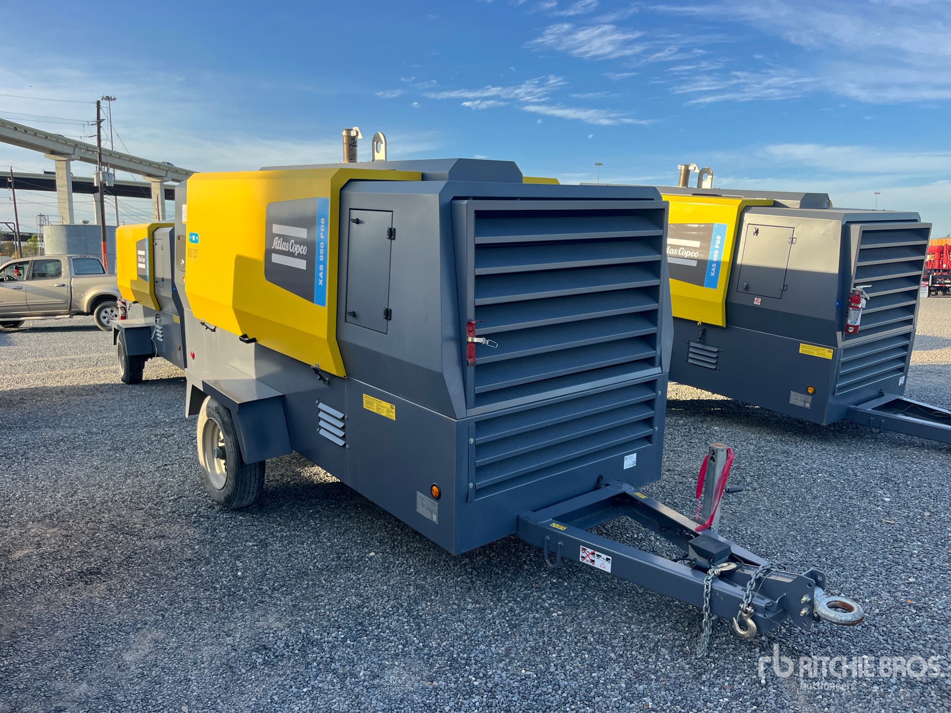 General Appearance with Foto, angolo anteriore destro