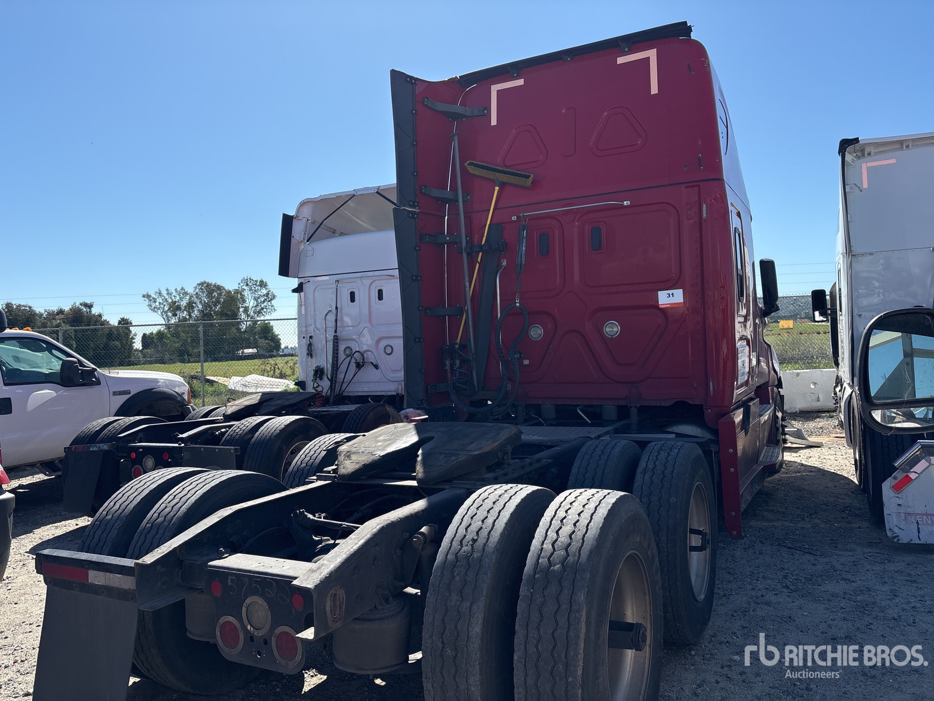 Aspect général with Image, coin arrière droit