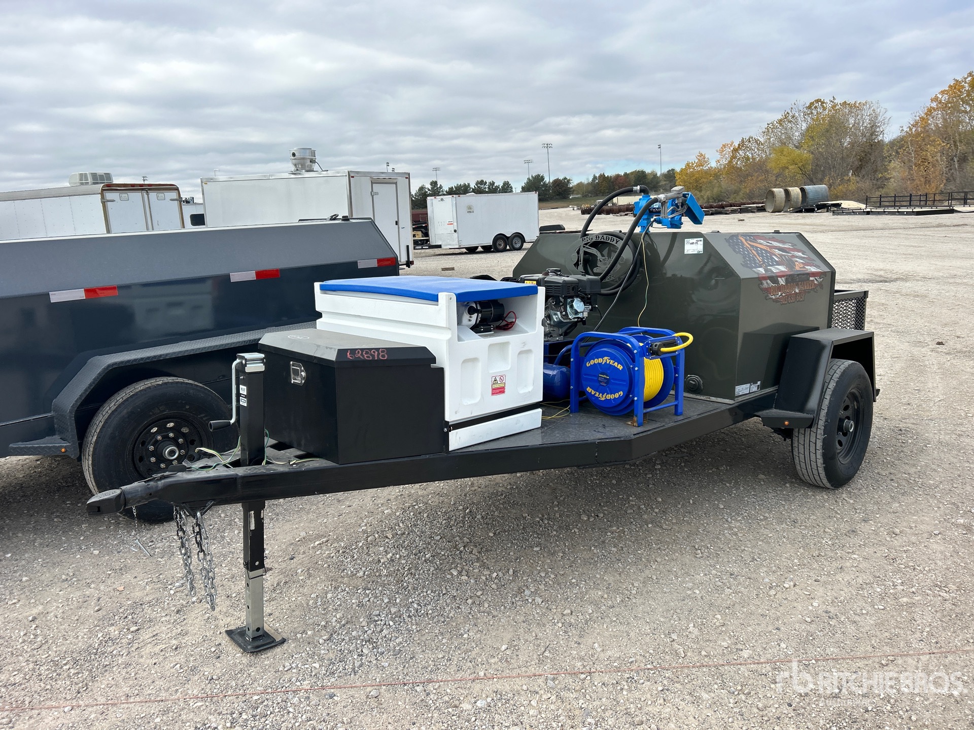 General Appearance with Foto, angolo anteriore sinistro