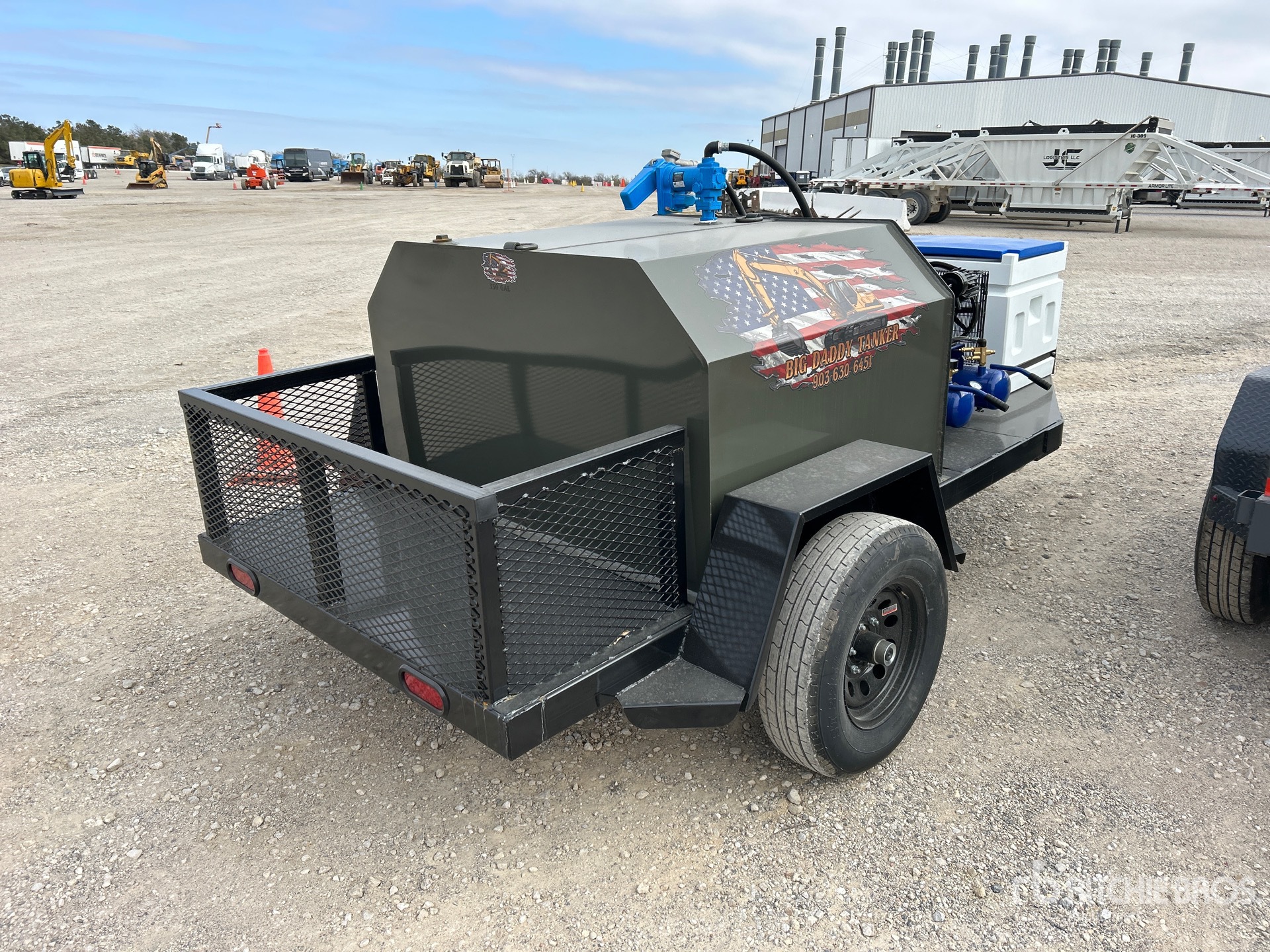 General Appearance with Foto, angolo anteriore sinistro