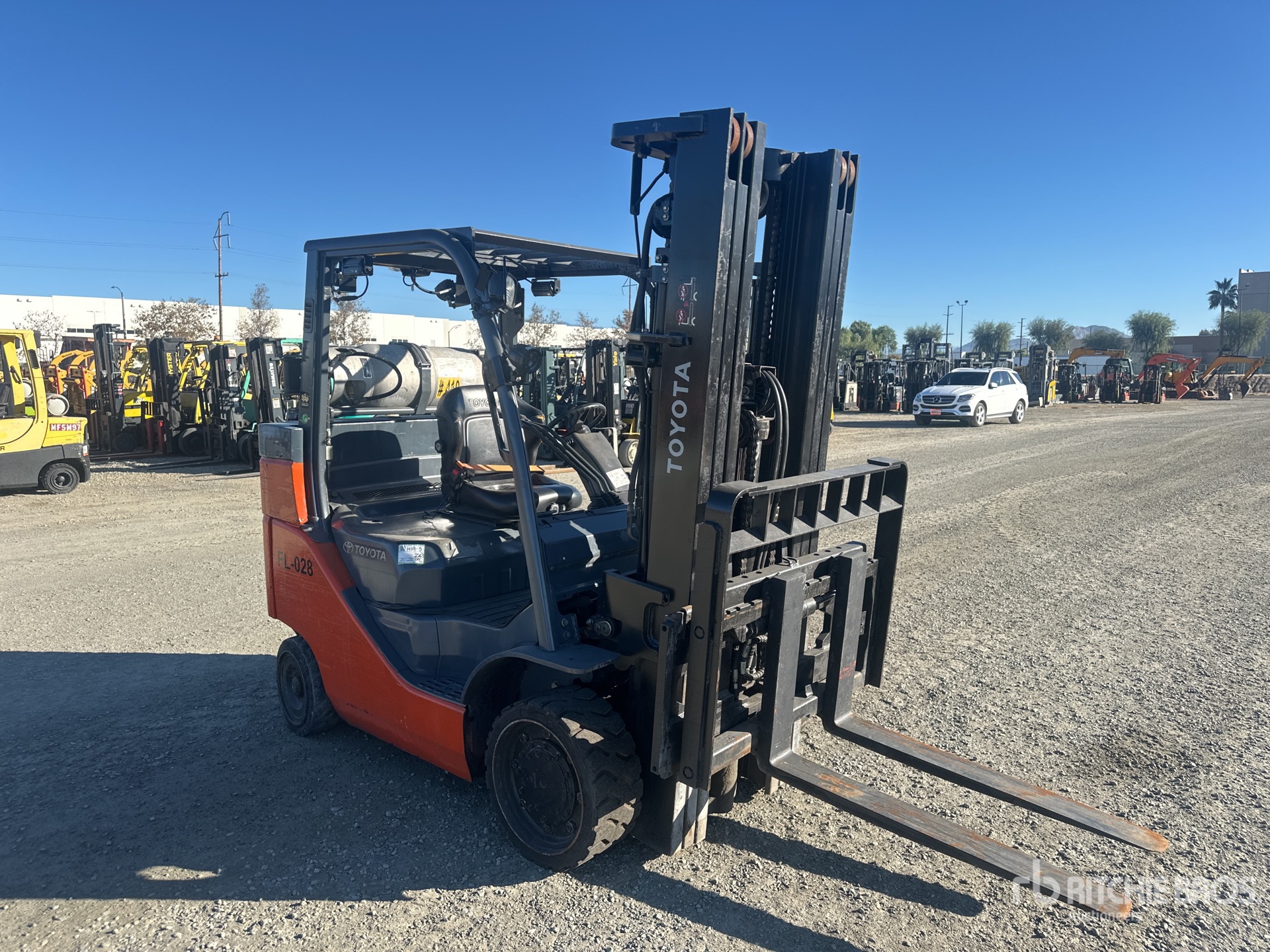 Aspect général with Image, coin avant droit