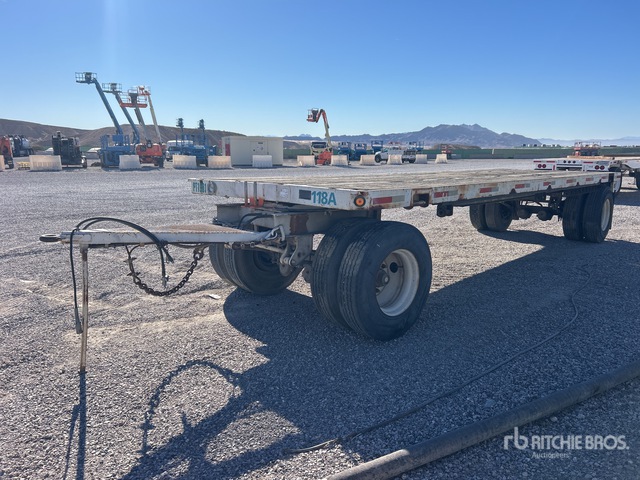 1982 Utility FF2CS Flatbed Trailer