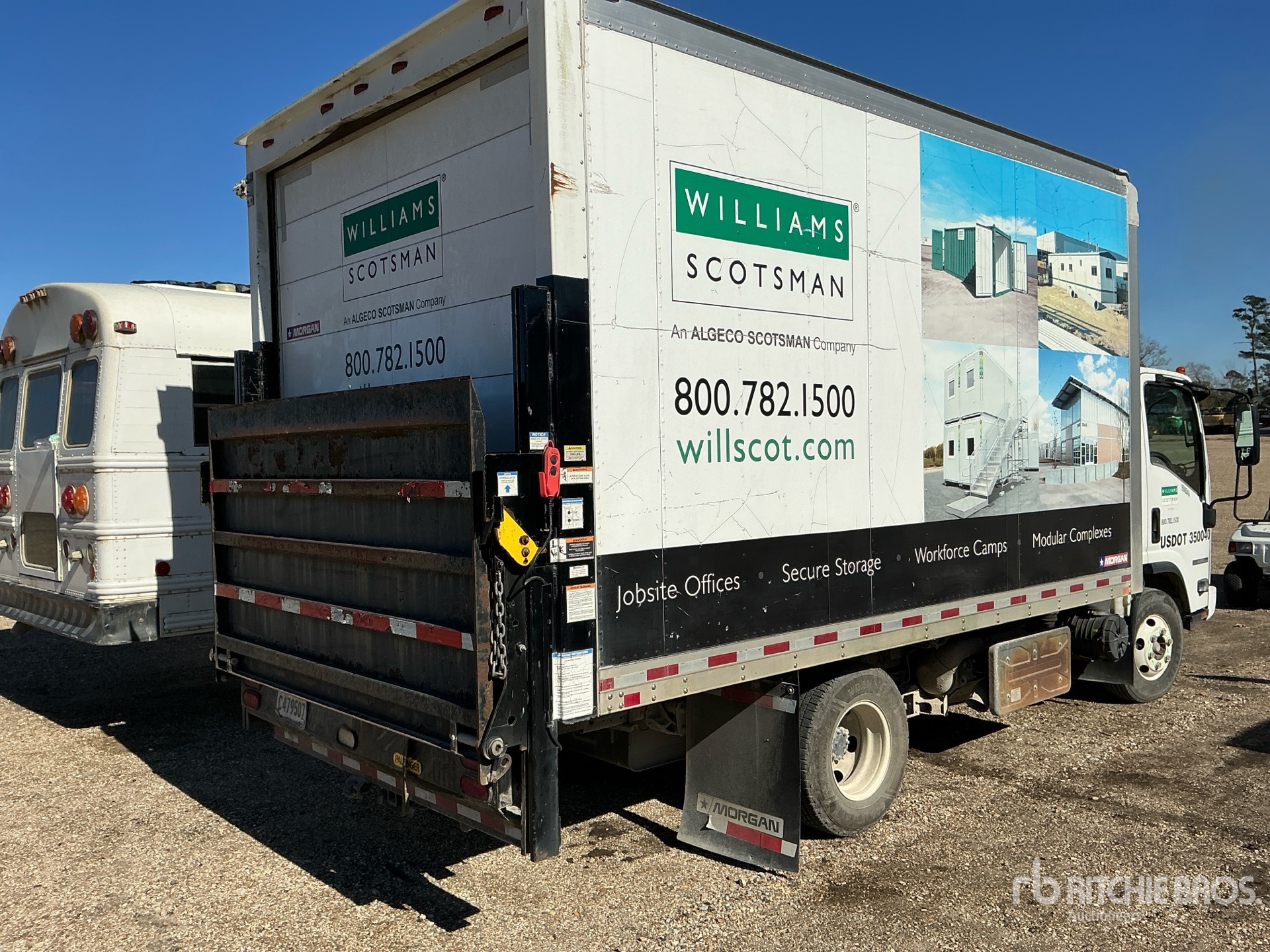 Aspect général with Image, coin arrière droit