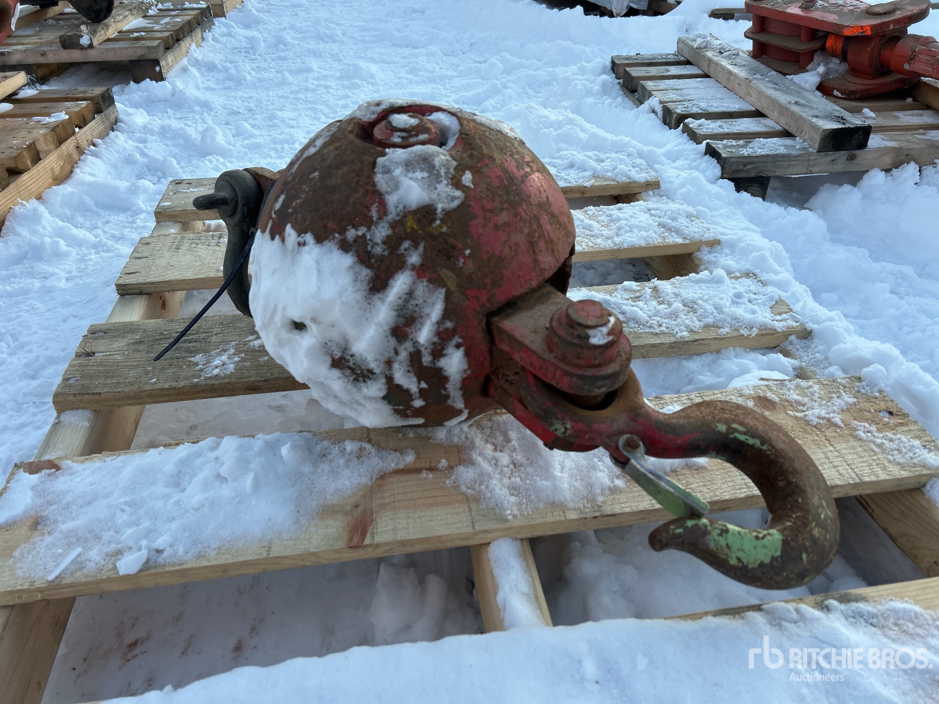 General Appearance with Bild, Ecke vorne rechts