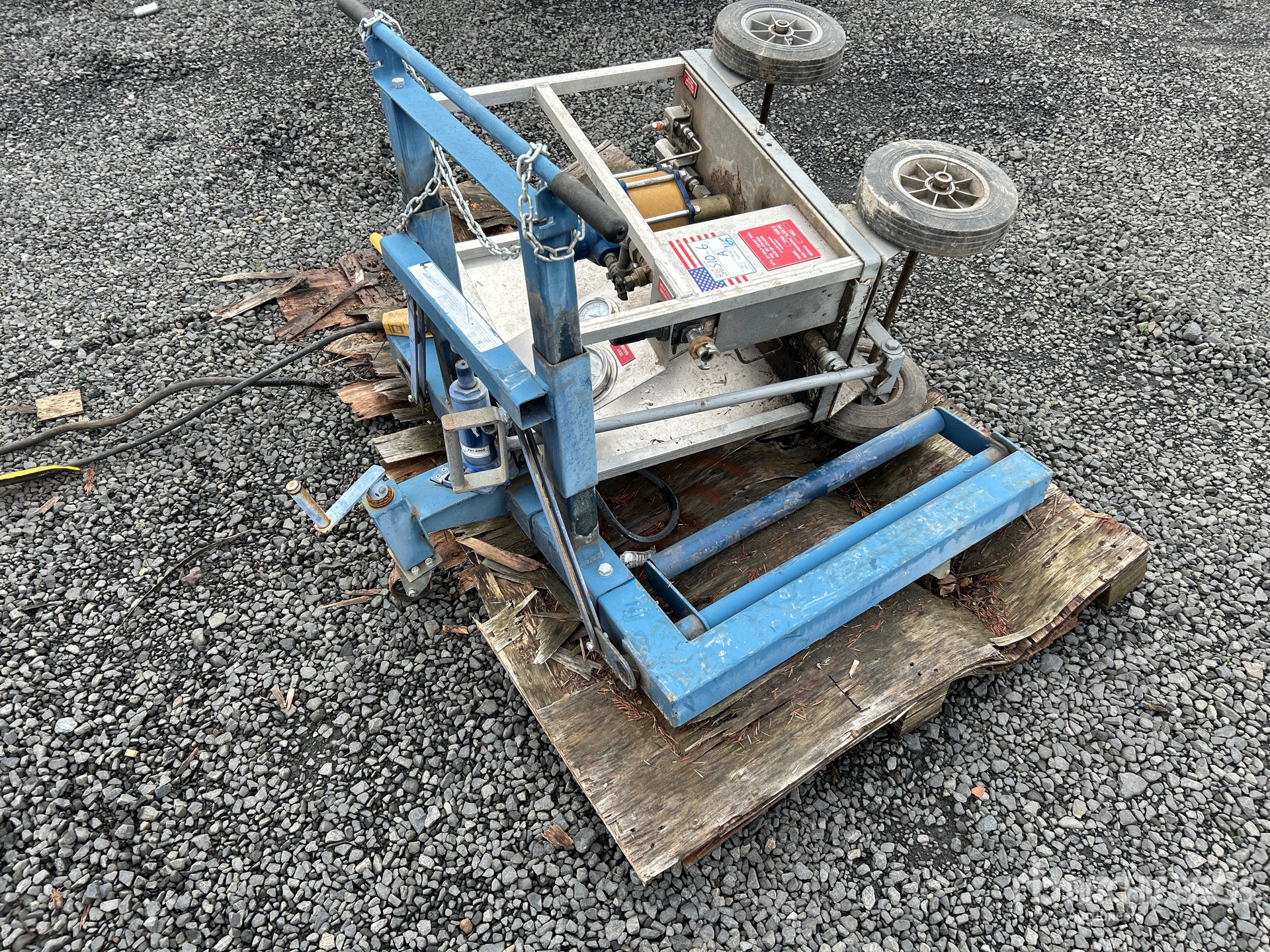 General Appearance with Picture, Left Front Corner